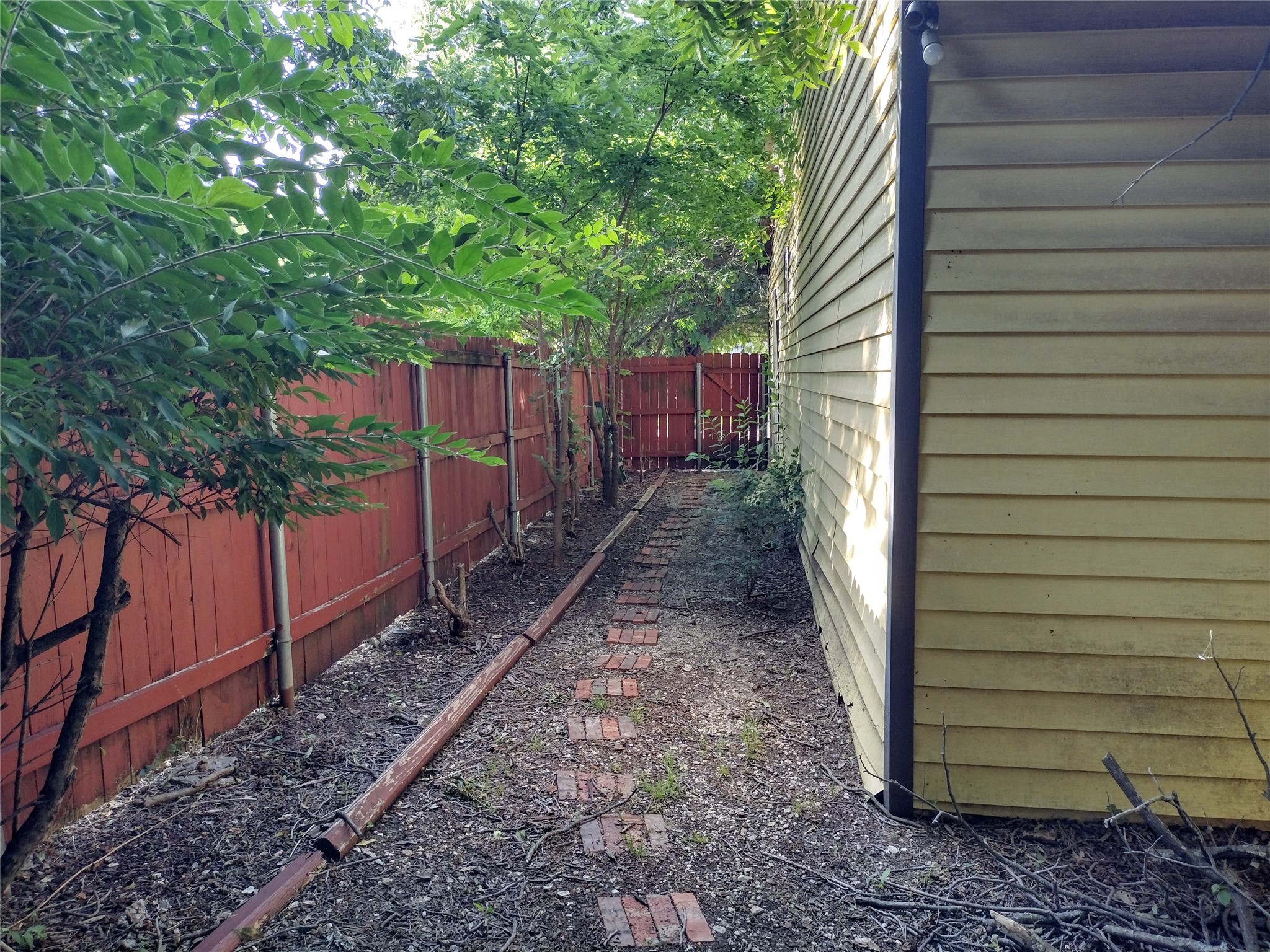207 Thompson Street Waxahachie TX 75165