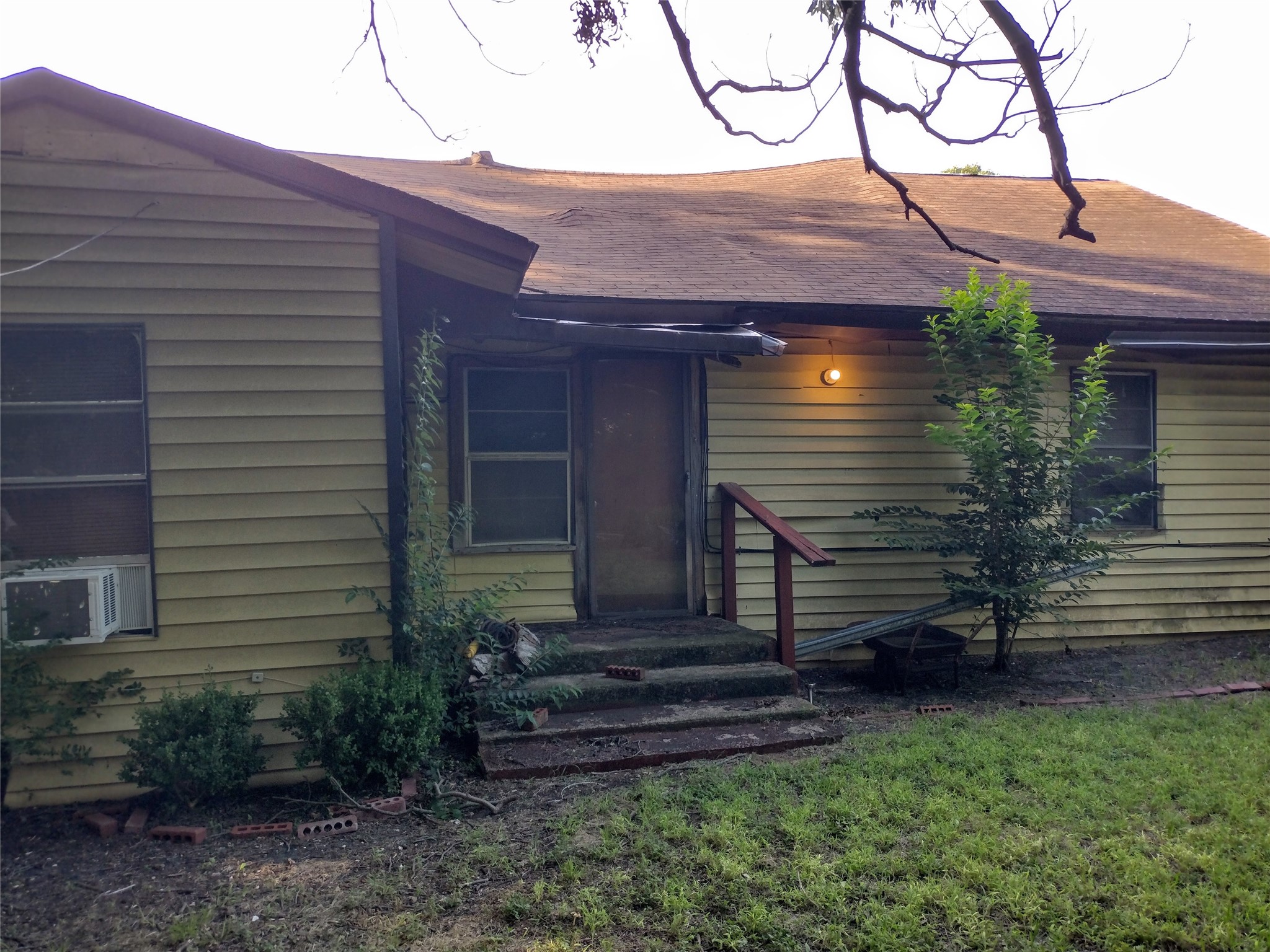 207 Thompson Street Waxahachie TX 75165