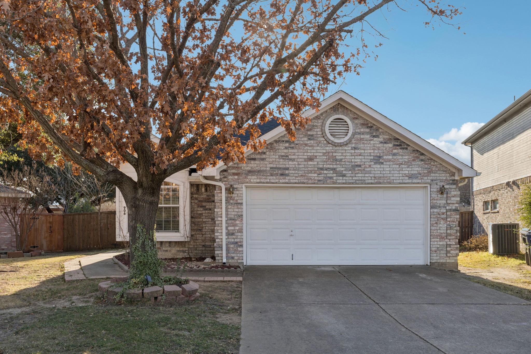 906 Park Row Circle Mckinney TX 75072