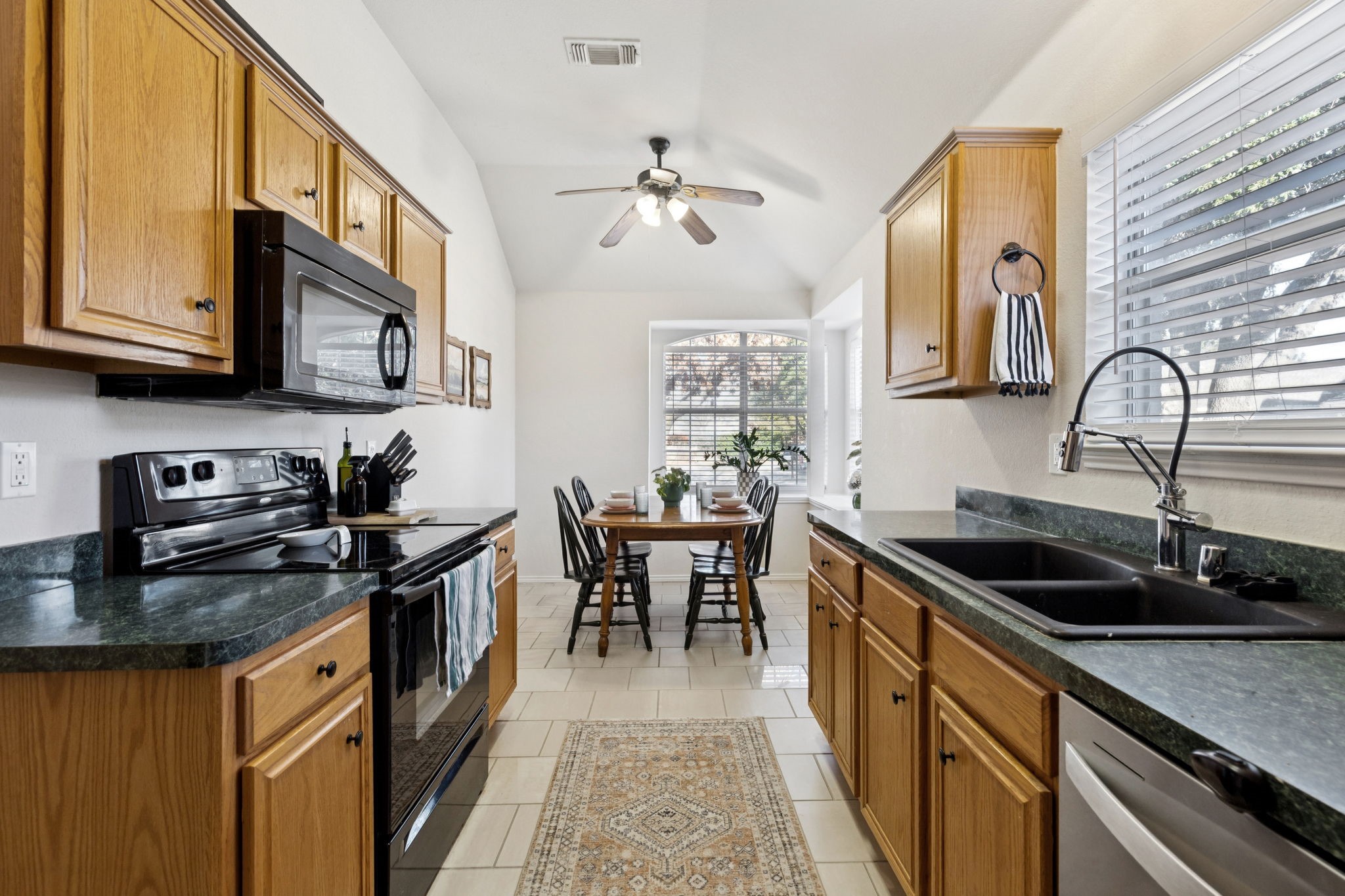 906 Park Row Circle Mckinney TX 75072