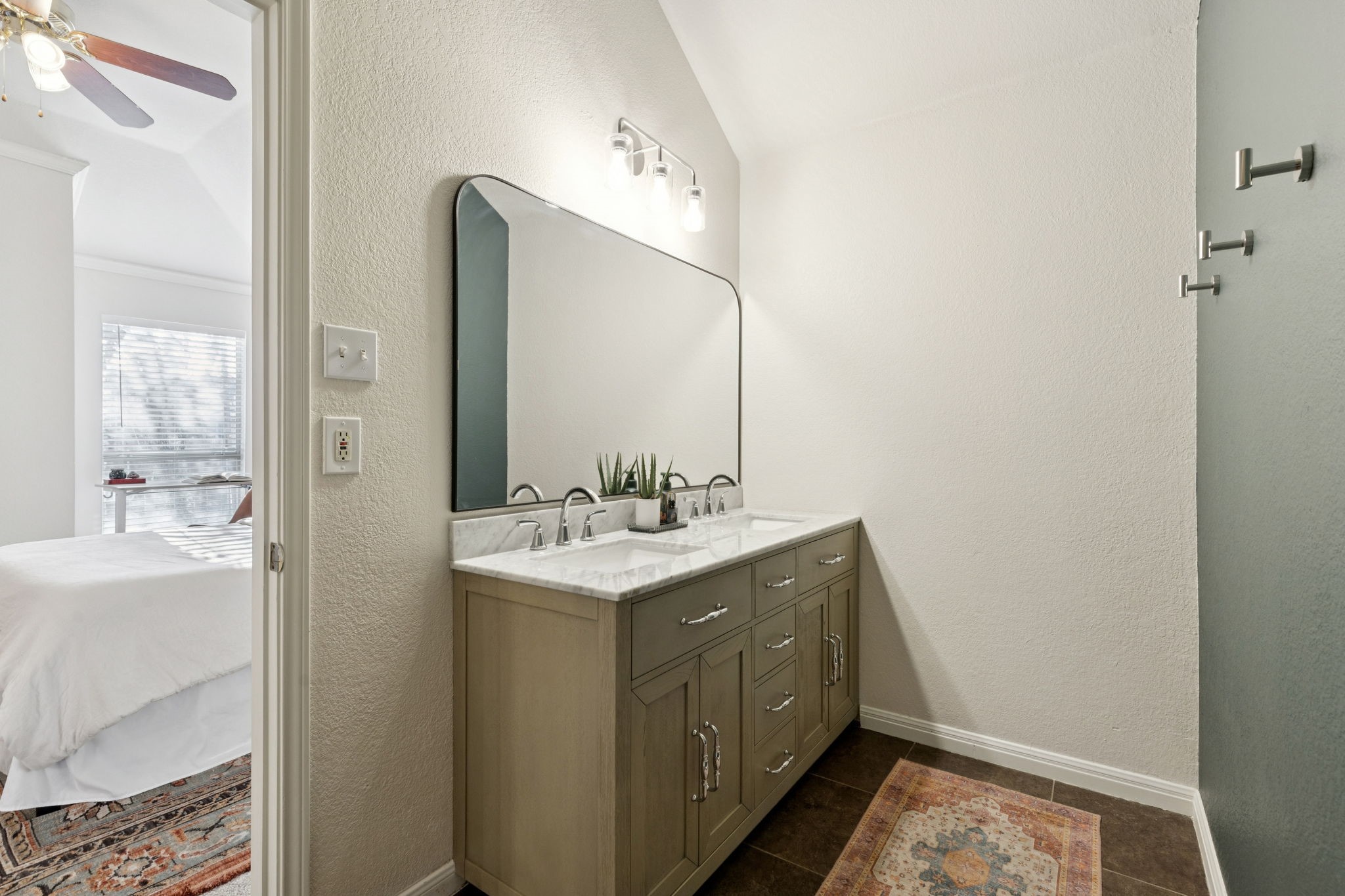 906 Park Row Circle Mckinney TX 75072