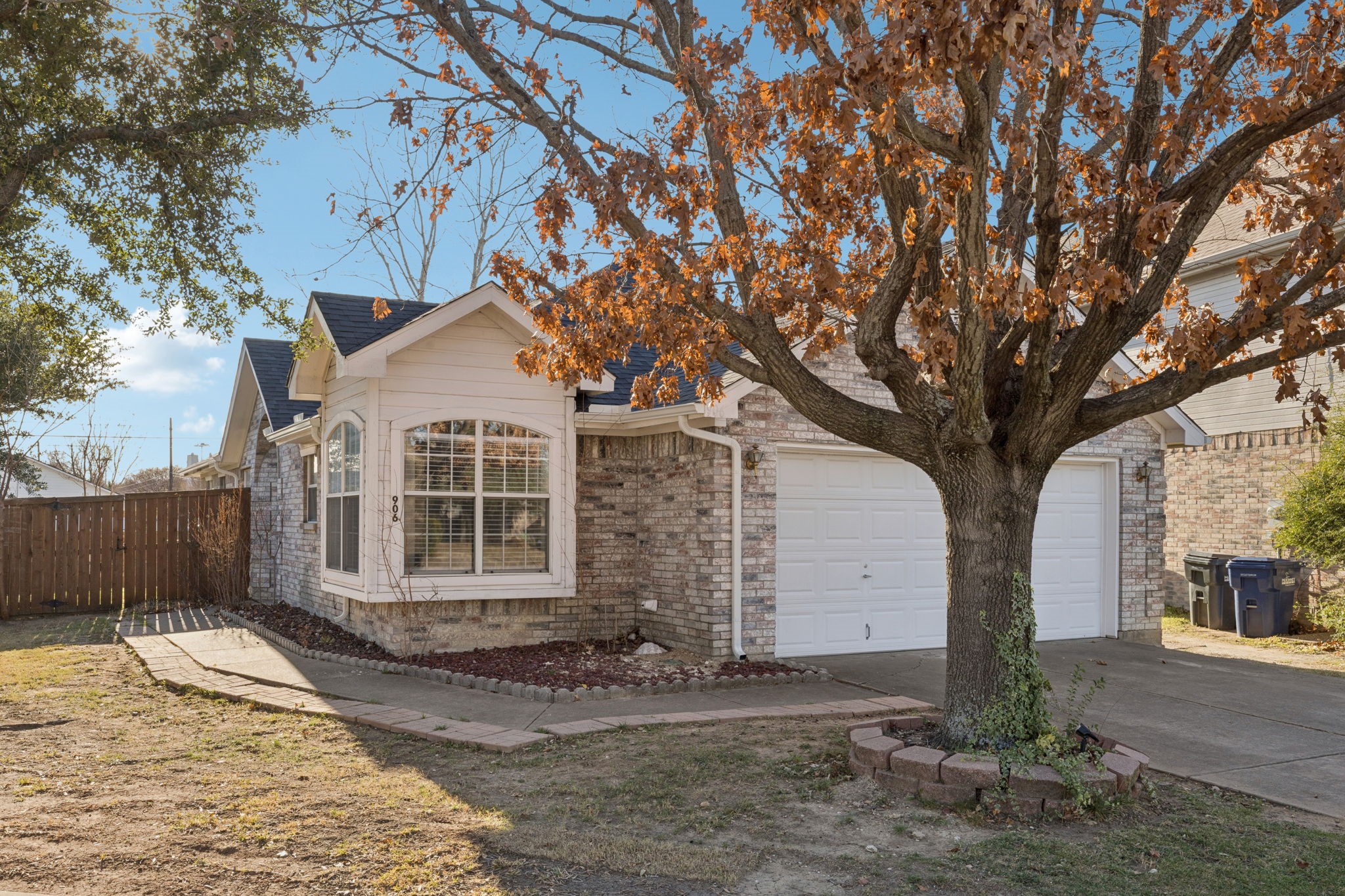 906 Park Row Circle Mckinney TX 75072