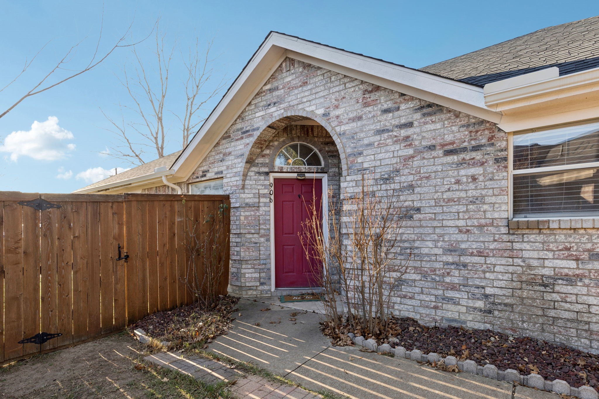 906 Park Row Circle Mckinney TX 75072