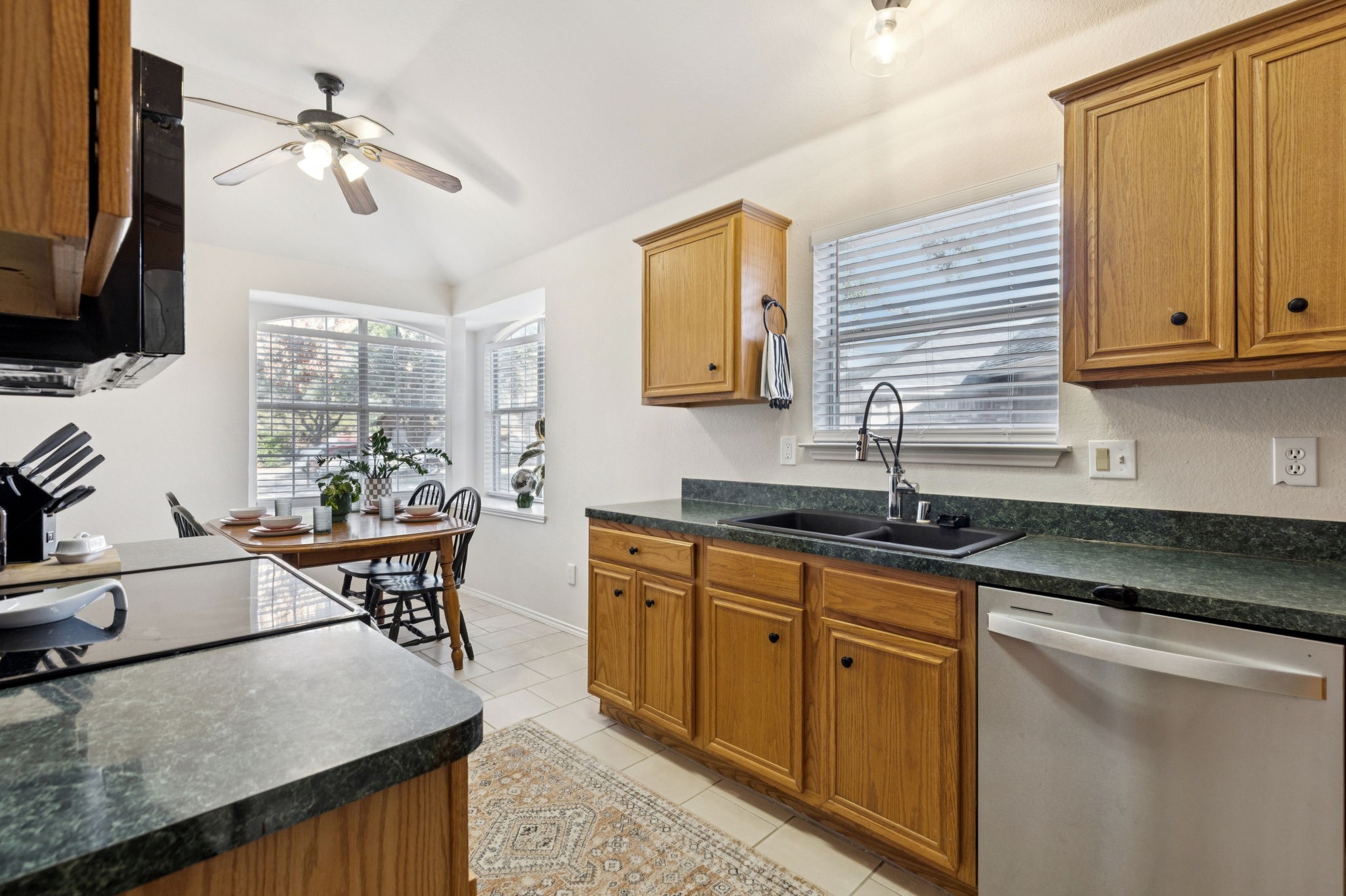 906 Park Row Circle Mckinney TX 75072