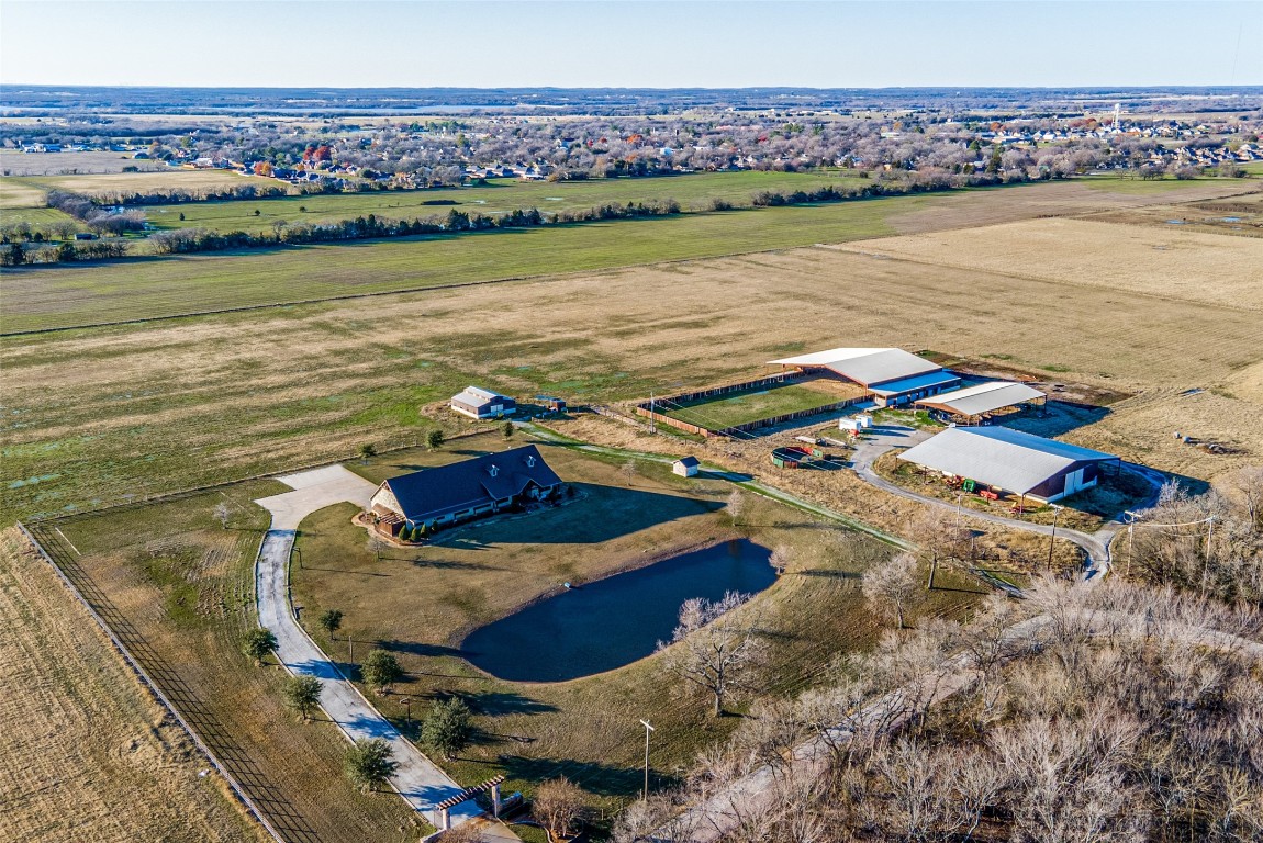 1025 Buck Creek Road Tioga TX 76271