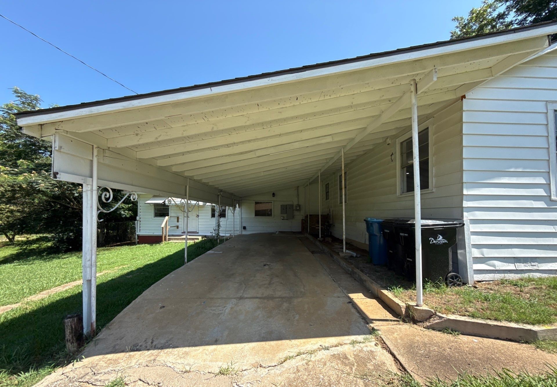 711 Dubois Street Denison TX 75020