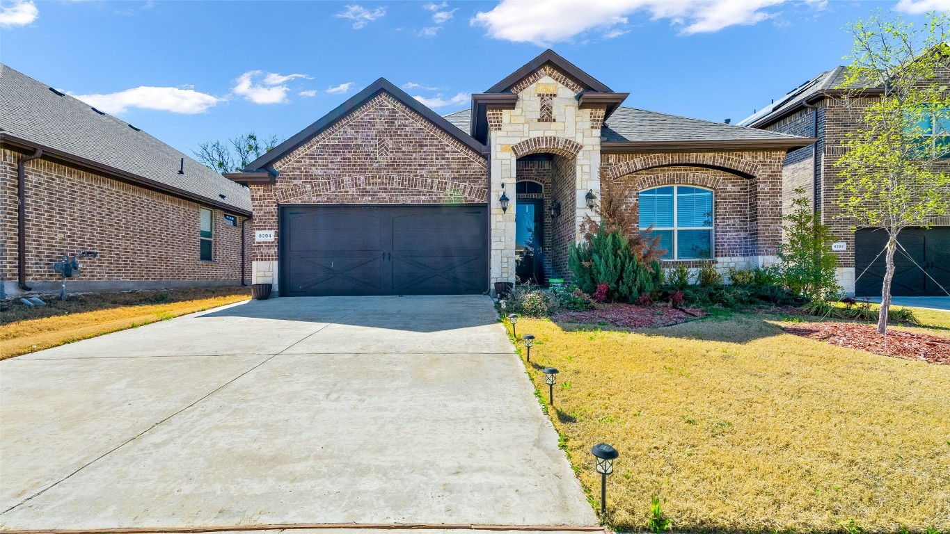 8204 Wisrock Drive Arlington TX 76002