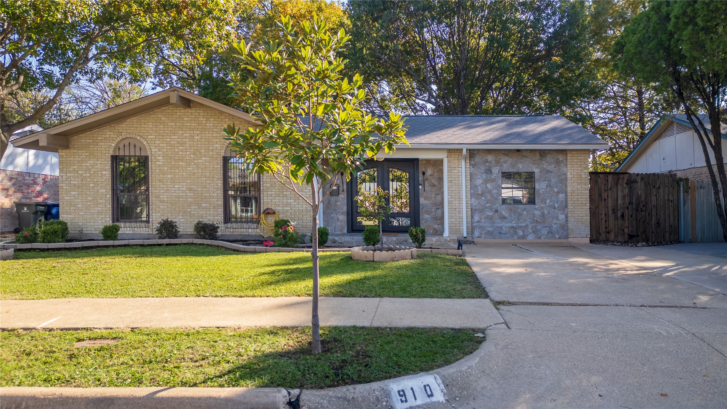 910 Shorehaven Drive Garland TX 75040