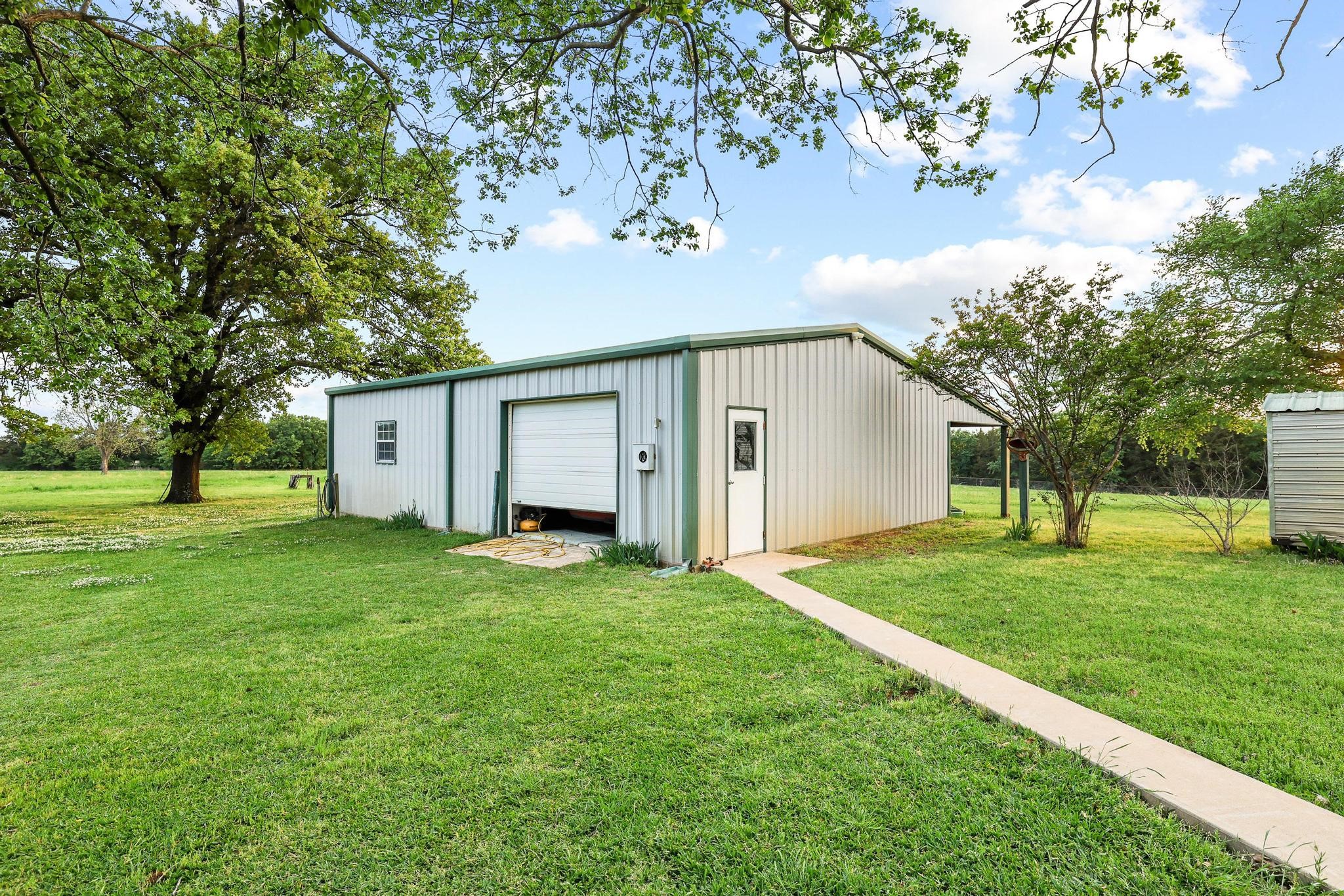 642 Earl Road Sadler TX 76264