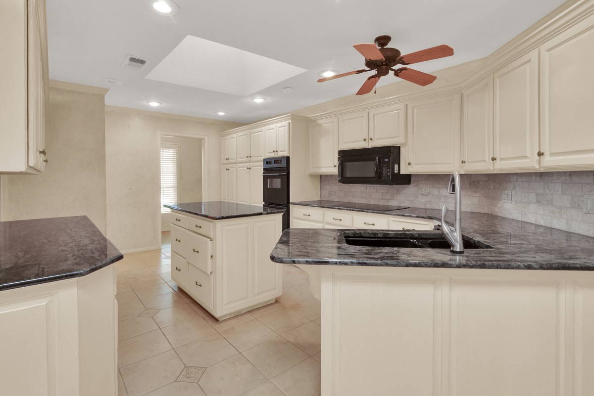 2521 Brookhaven Drive Denison TX 75020