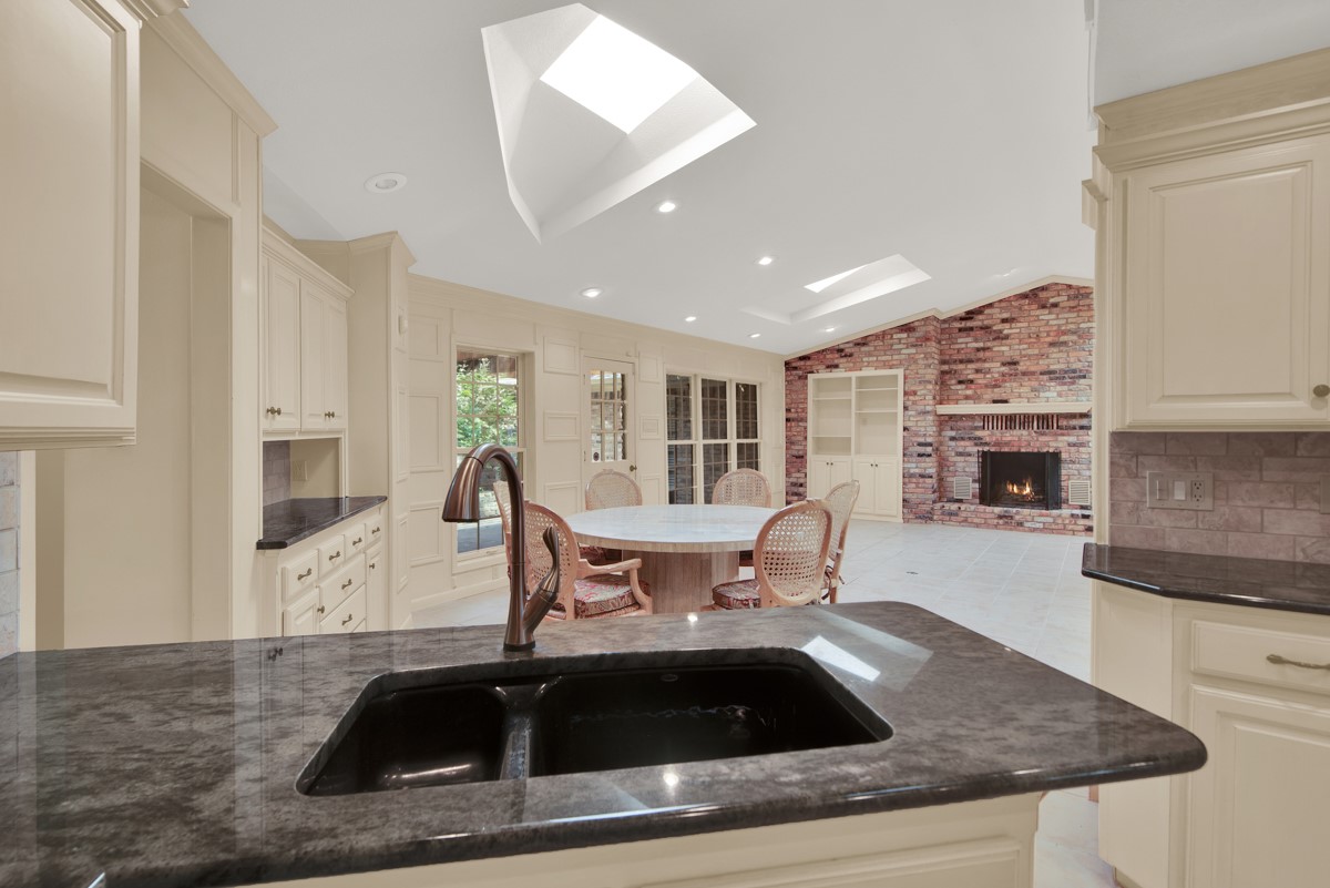 2521 Brookhaven Drive Denison TX 75020