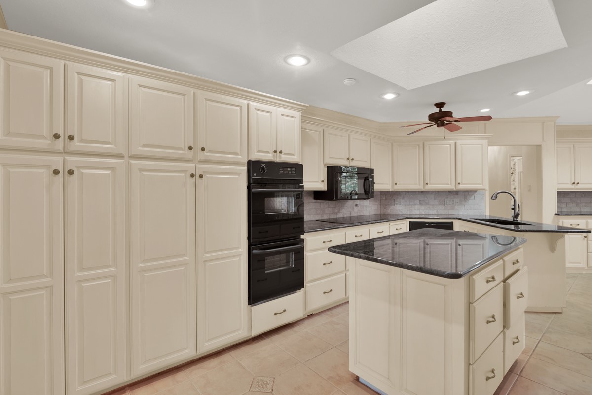 2521 Brookhaven Drive Denison TX 75020
