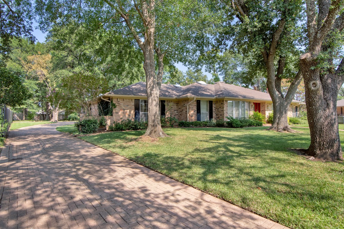 2521 Brookhaven Drive Denison TX 75020