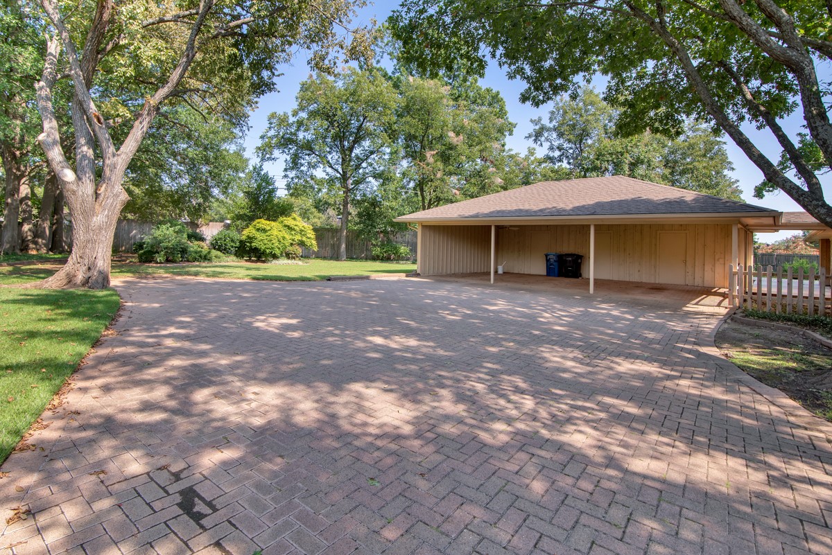 2521 Brookhaven Drive Denison TX 75020
