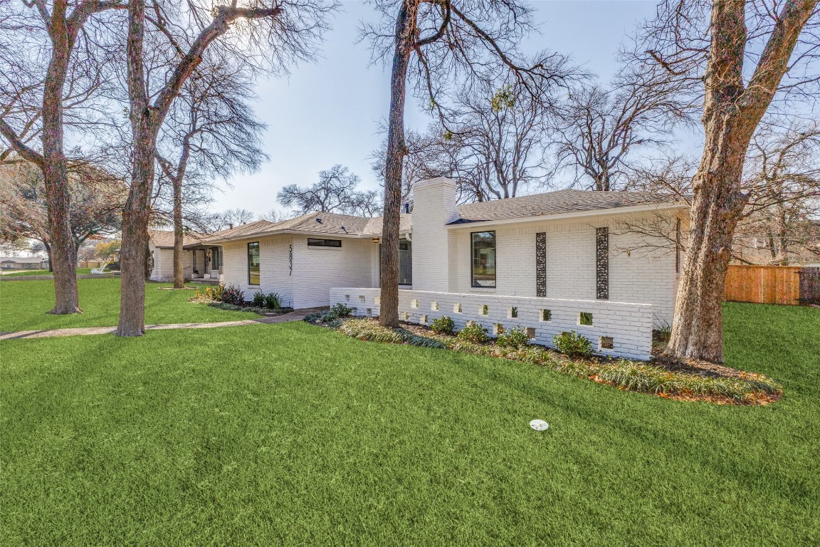 5837 Clendenin Avenue Dallas TX 75228