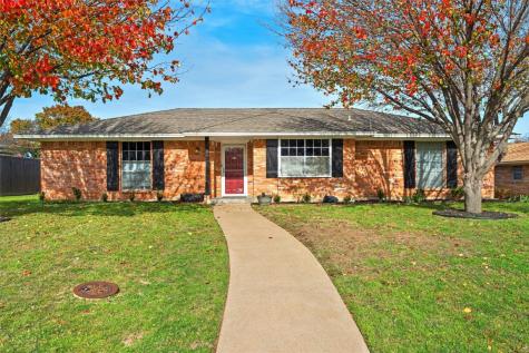 421 Brook Hollow Drive Desoto TX 75115