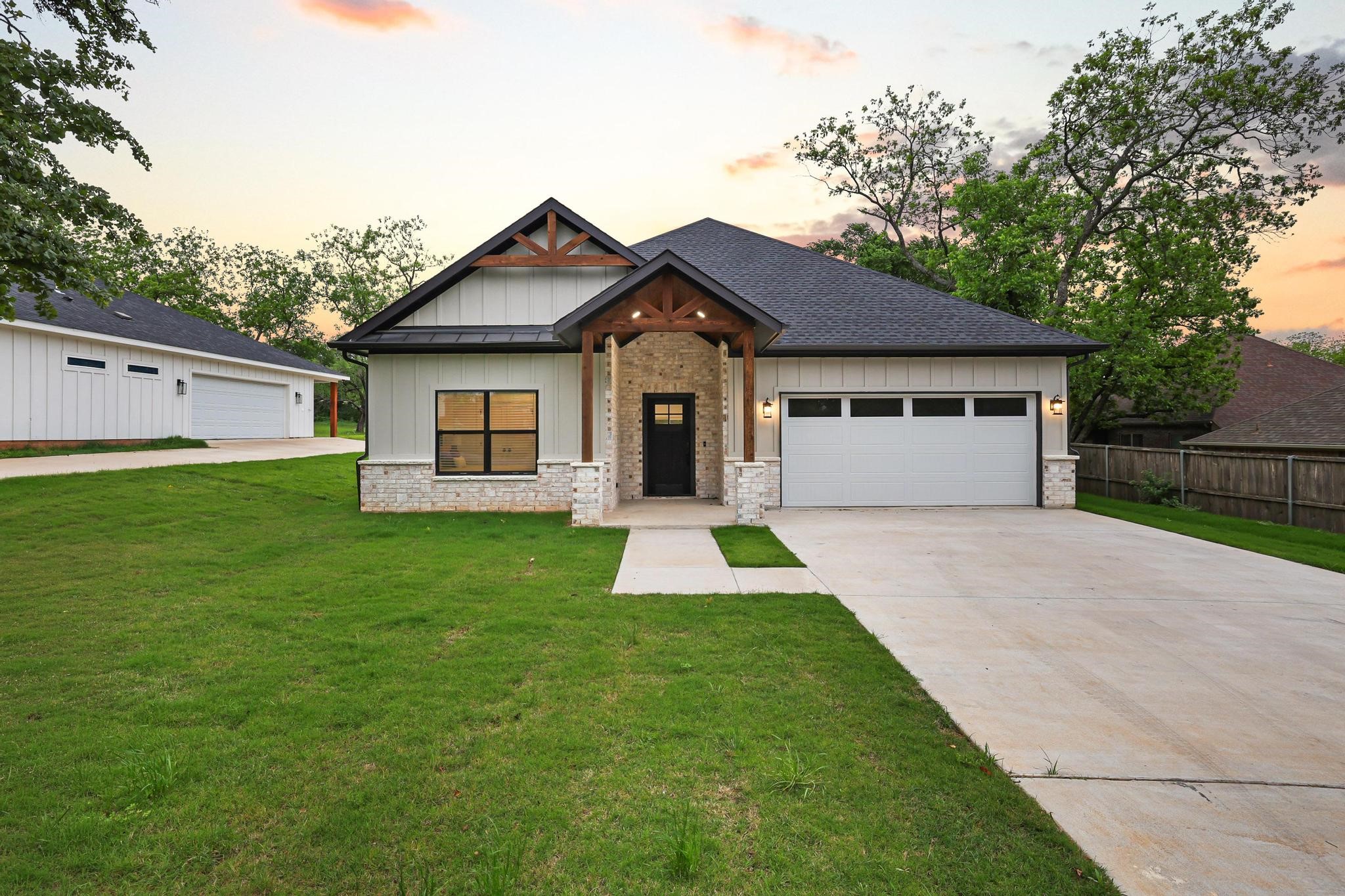 1838 S Park Avenue Denison TX 75020