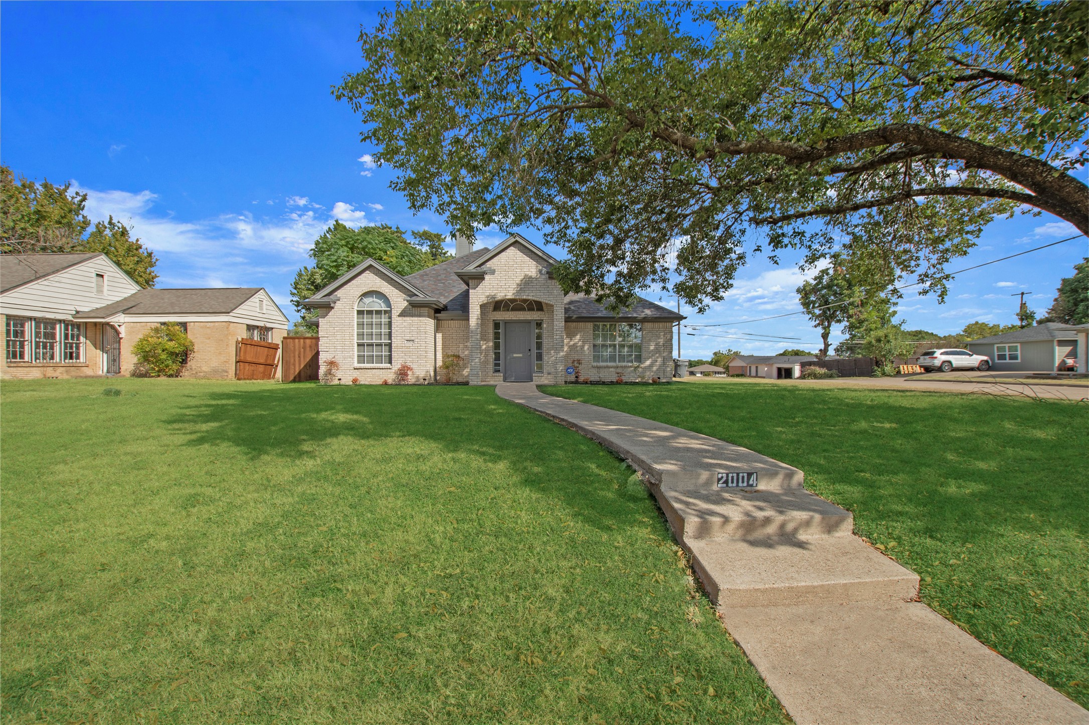 2004 Cedar Crest Boulevard Dallas TX 75203