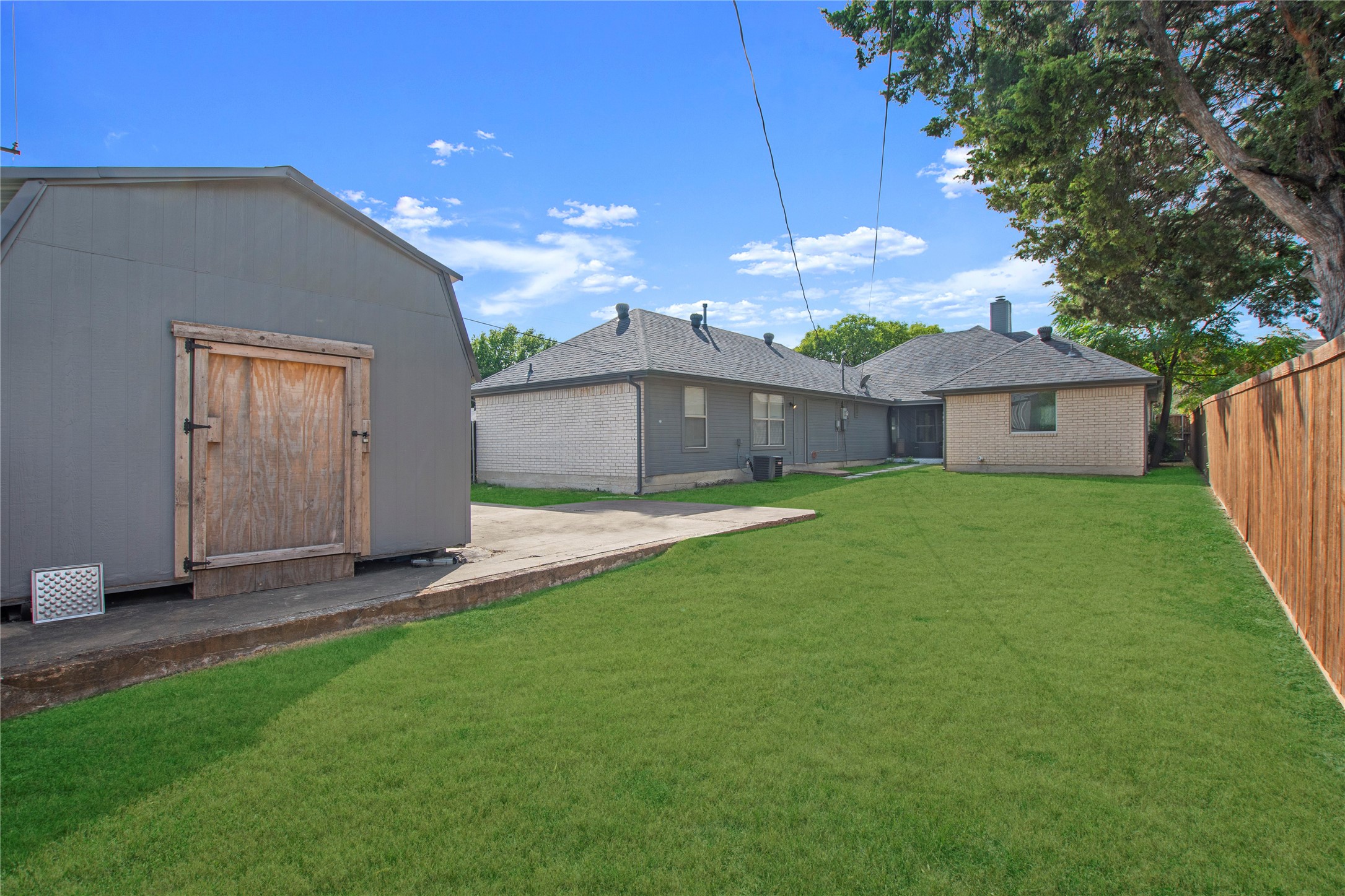 2004 Cedar Crest Boulevard Dallas TX 75203