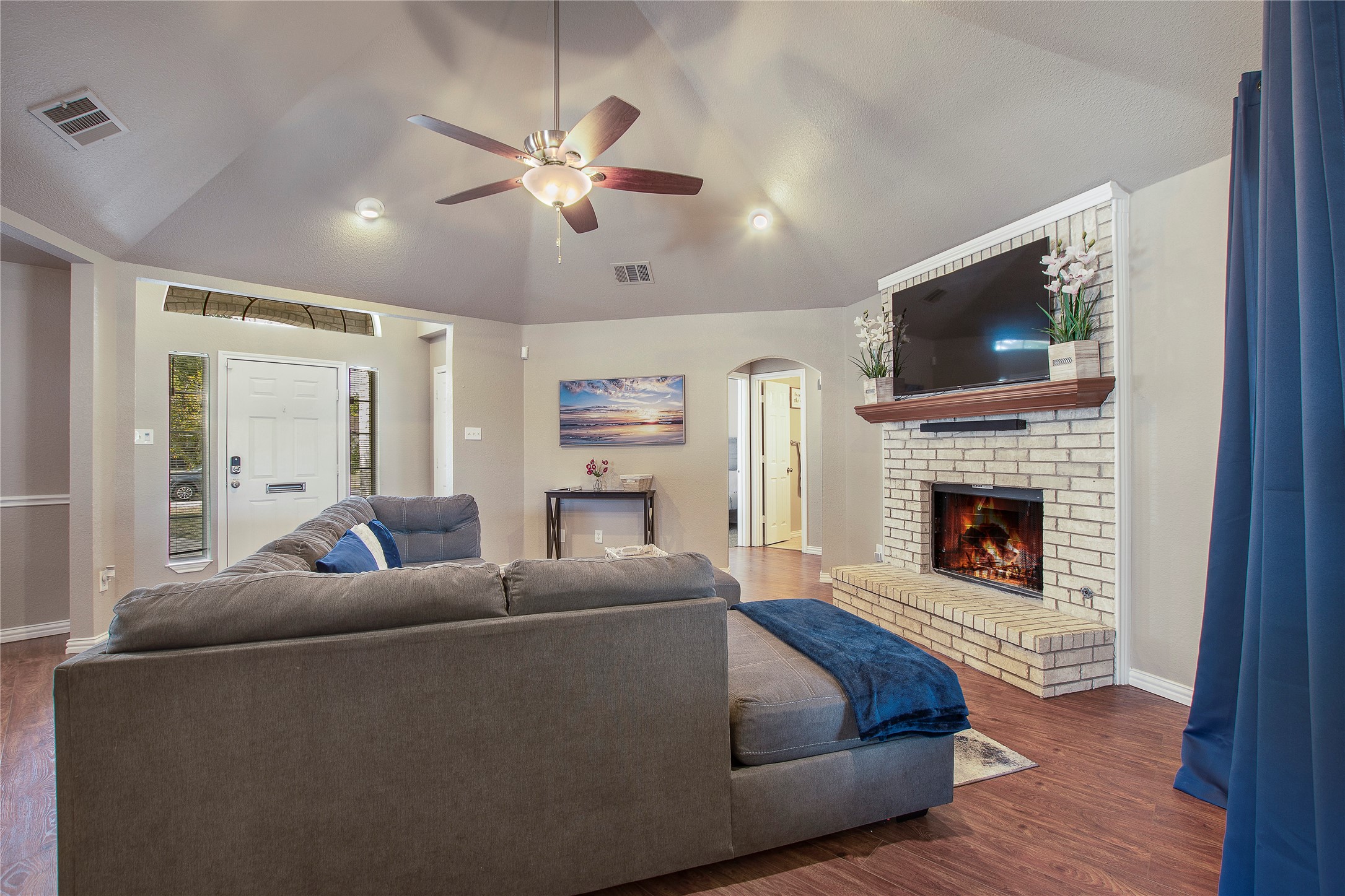 2004 Cedar Crest Boulevard Dallas TX 75203