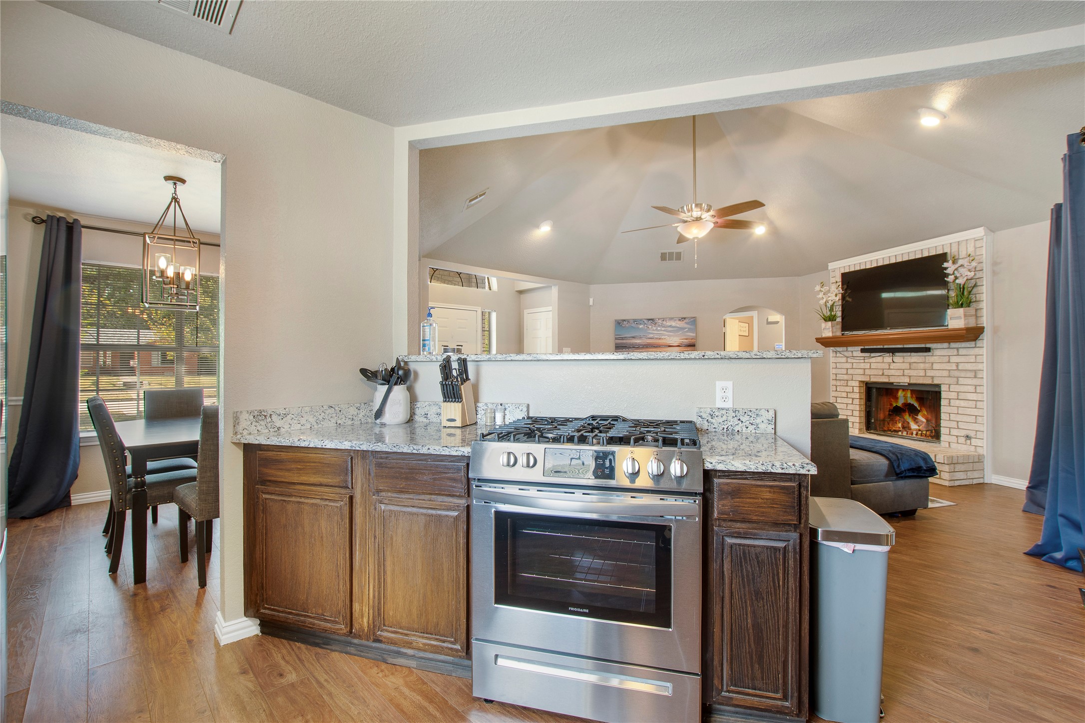 2004 Cedar Crest Boulevard Dallas TX 75203