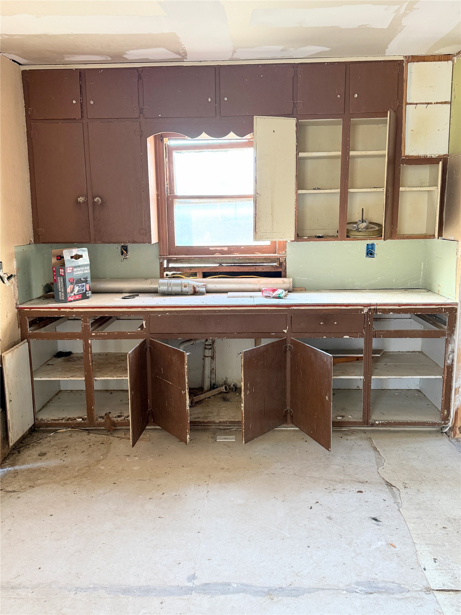 206 E Colorado Groesbeck TX 76642