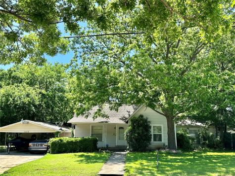 1413 S Lindsay Street Gainesville TX 76240
