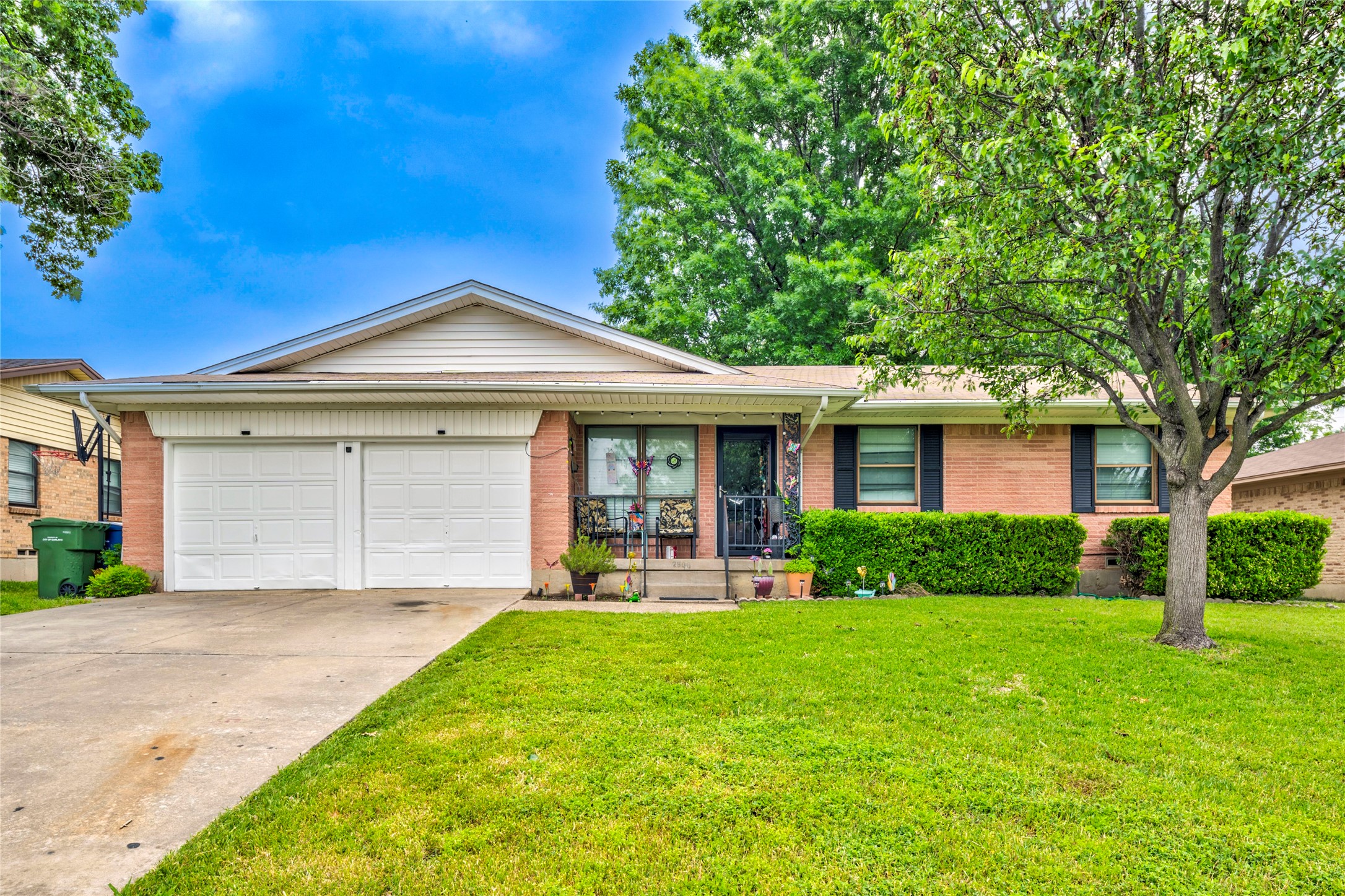 2506 Robin Lane Garland TX 75041
