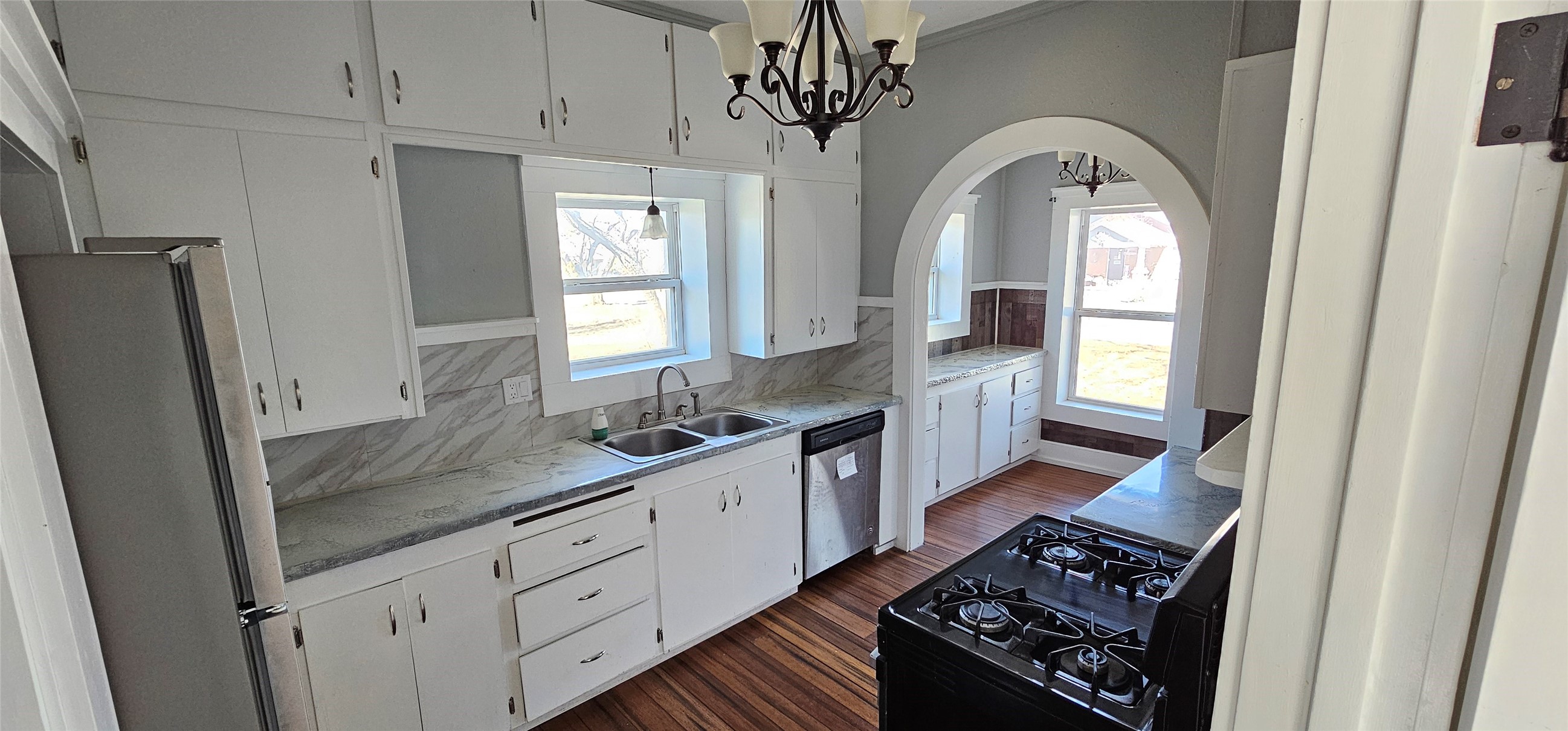 616 E 9th Street Coleman TX 76834