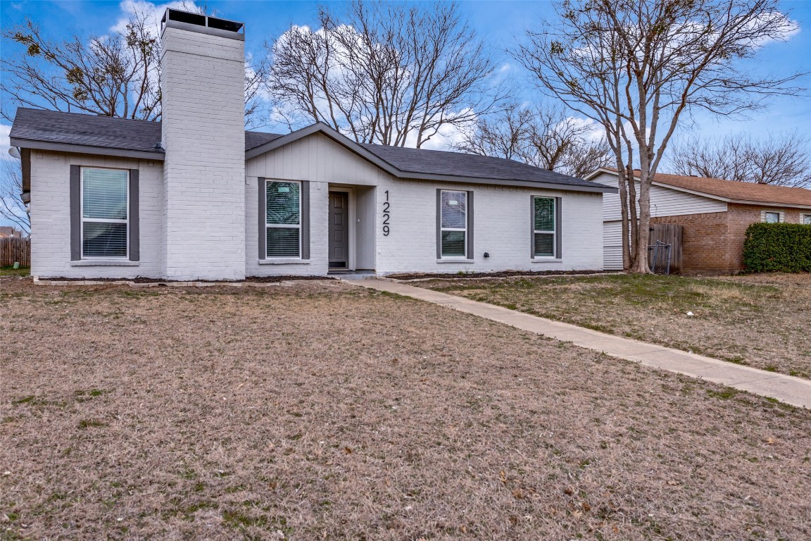 1229 Oakbluff Drive Lancaster TX 75146