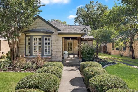 1034 N Clinton Avenue Dallas TX 75208