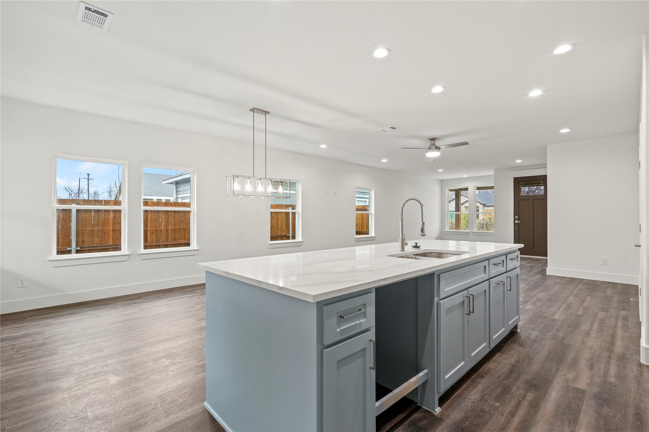 3335 Spring Avenue Dallas TX 75215