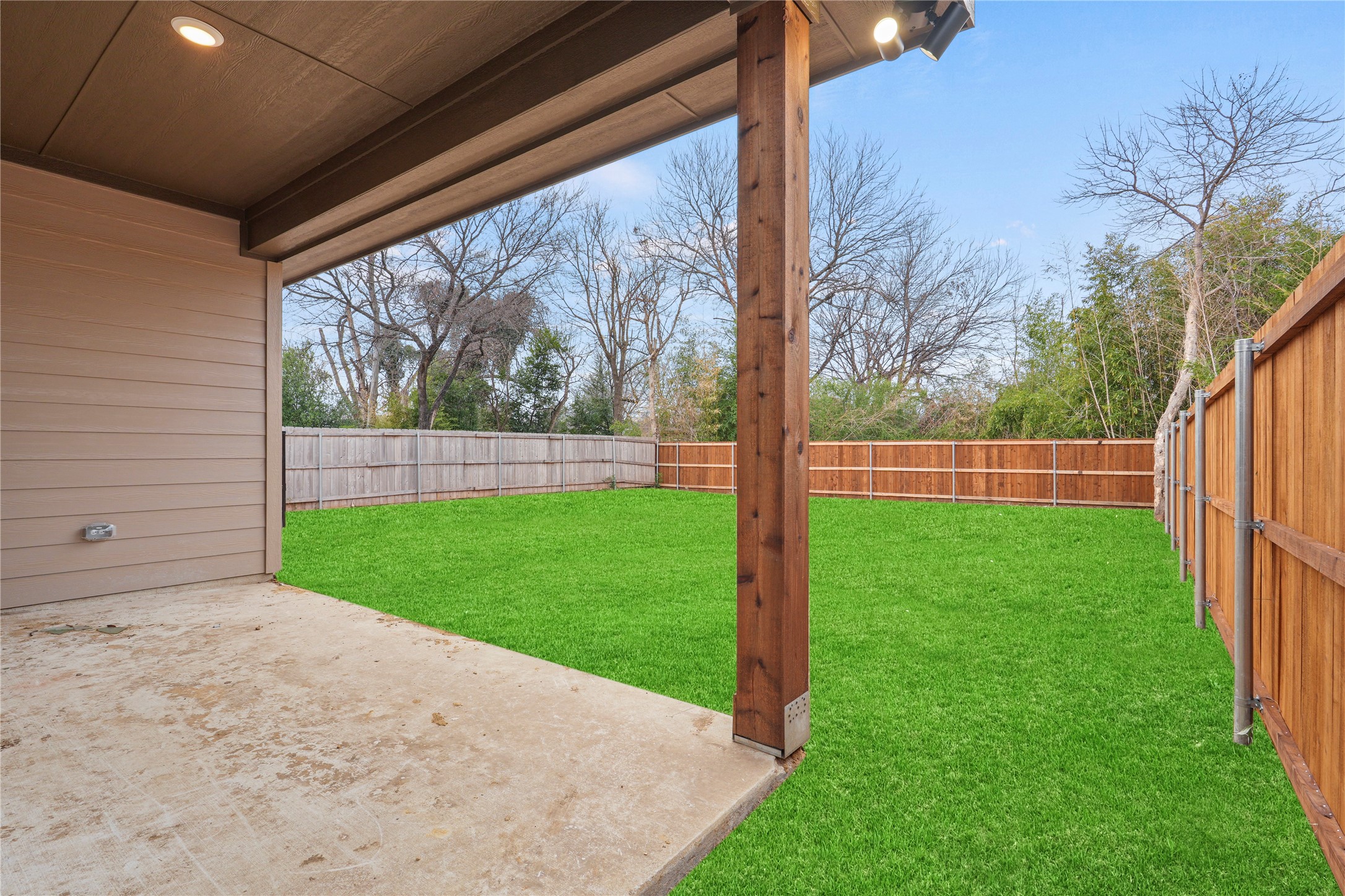 3335 Spring Avenue Dallas TX 75215