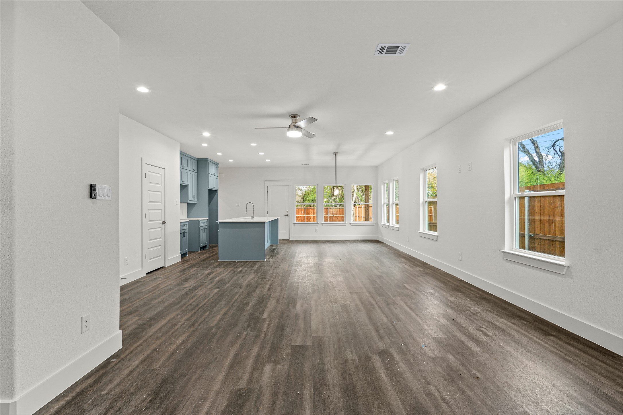 3335 Spring Avenue Dallas TX 75215