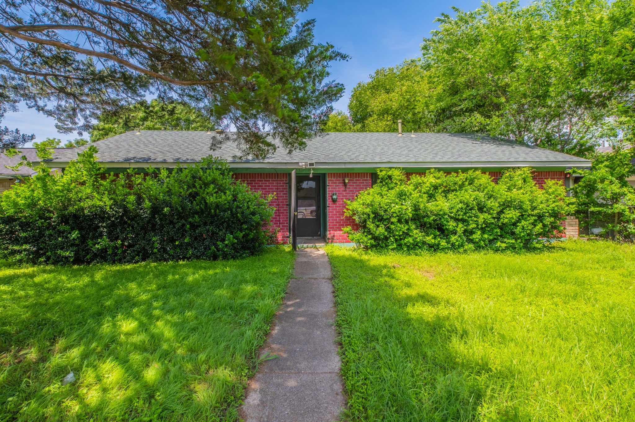 10431 Kinslow Drive Dallas TX 75217