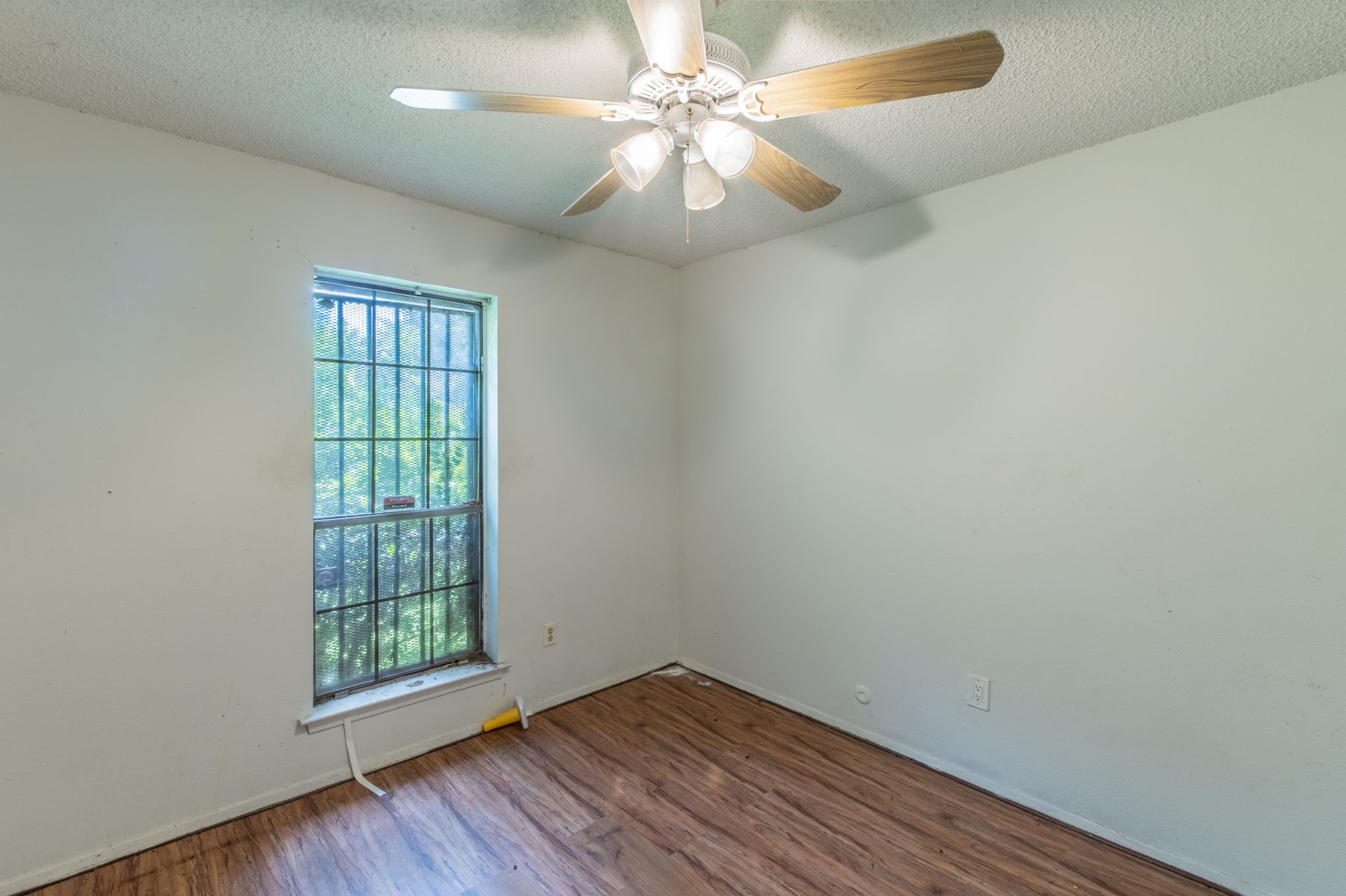 10431 Kinslow Drive Dallas TX 75217