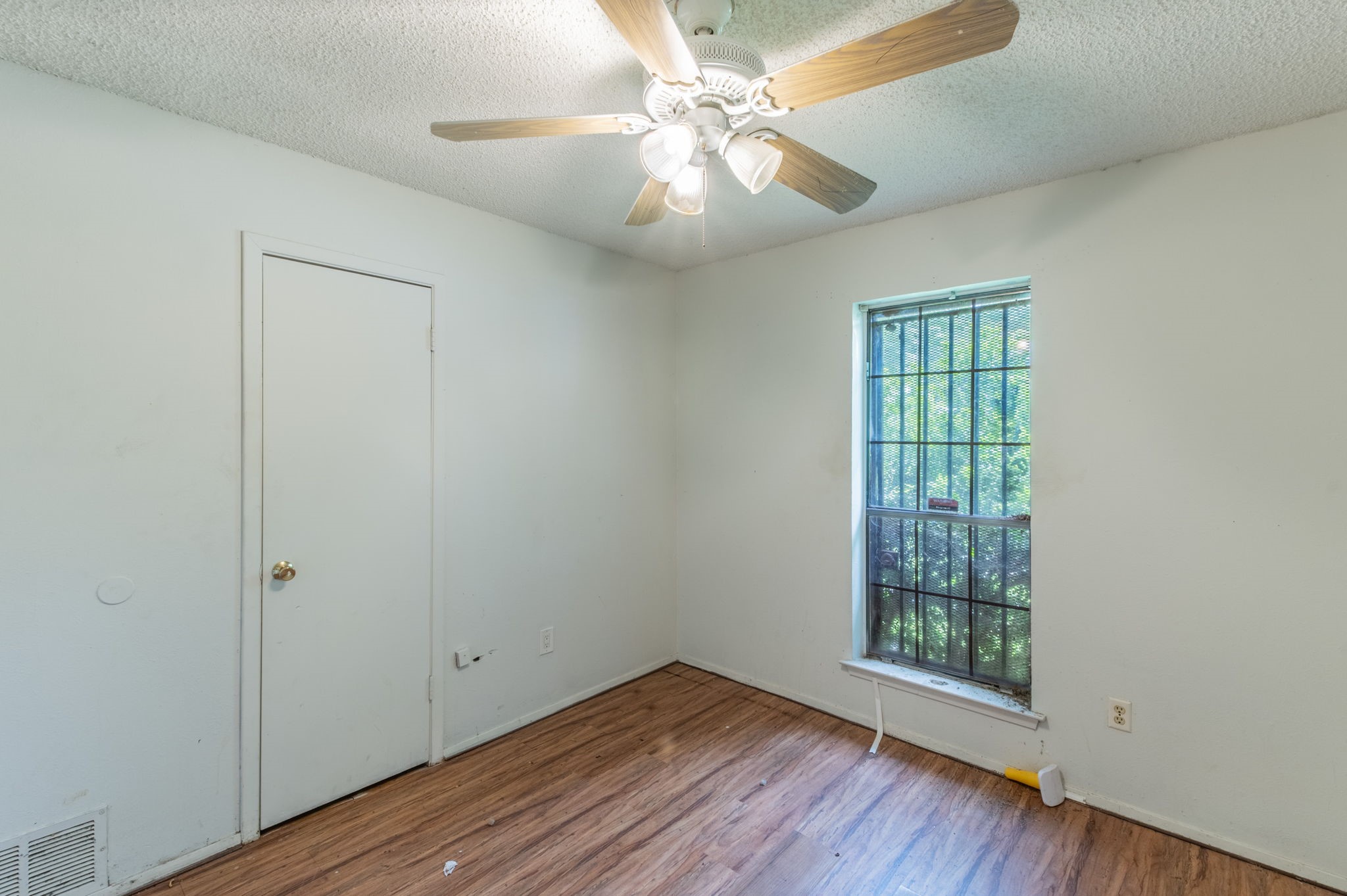 10431 Kinslow Drive Dallas TX 75217