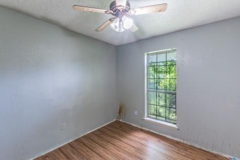 10431 Kinslow Drive Dallas TX 75217
