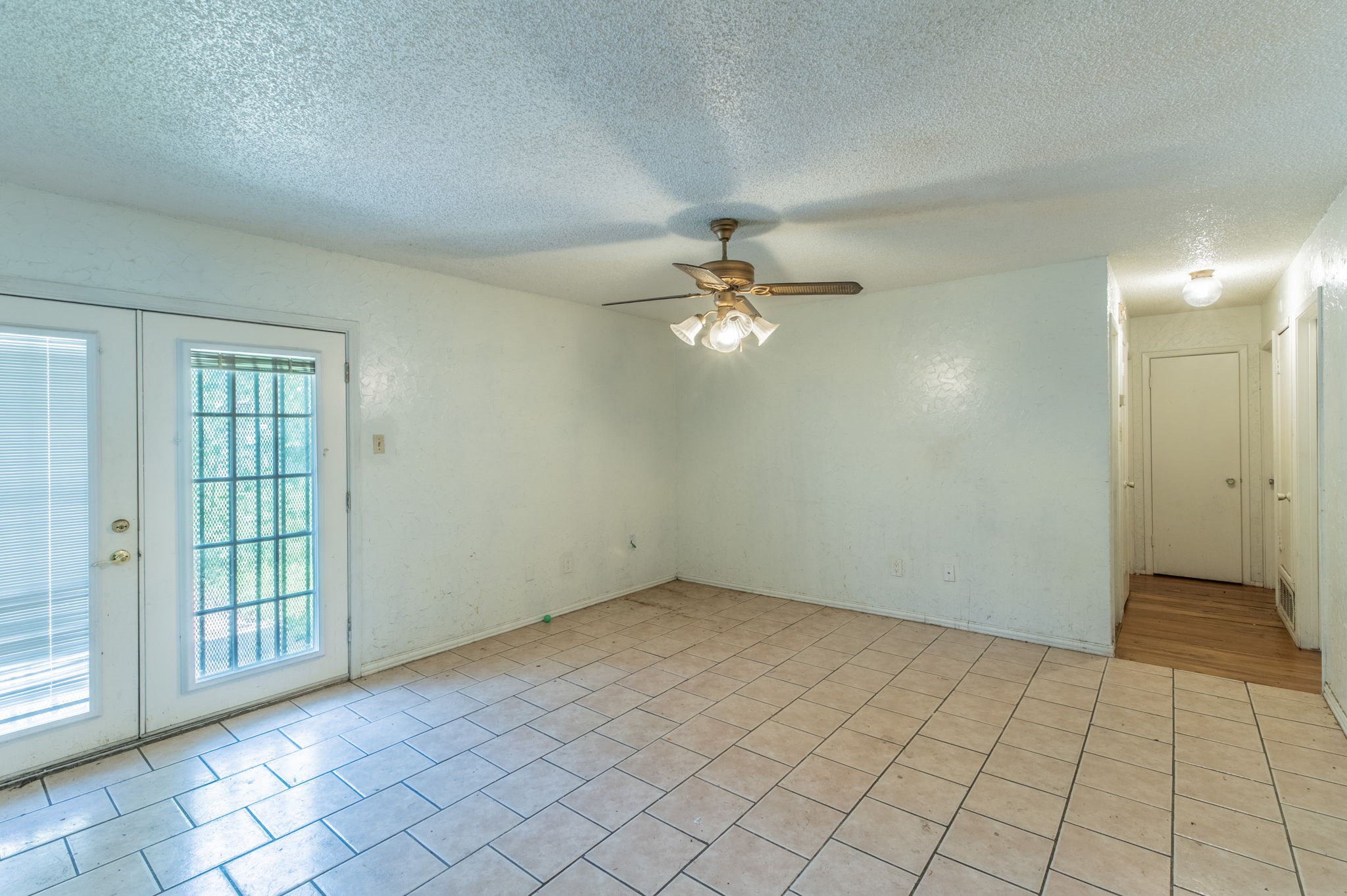 10431 Kinslow Drive Dallas TX 75217