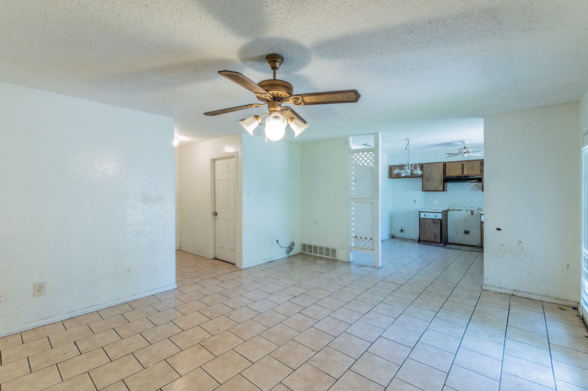10431 Kinslow Drive Dallas TX 75217