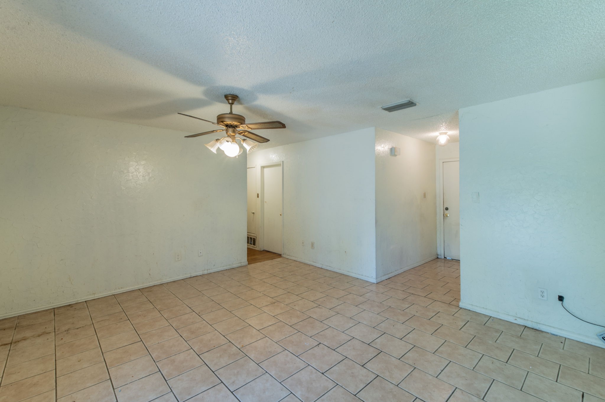 10431 Kinslow Drive Dallas TX 75217