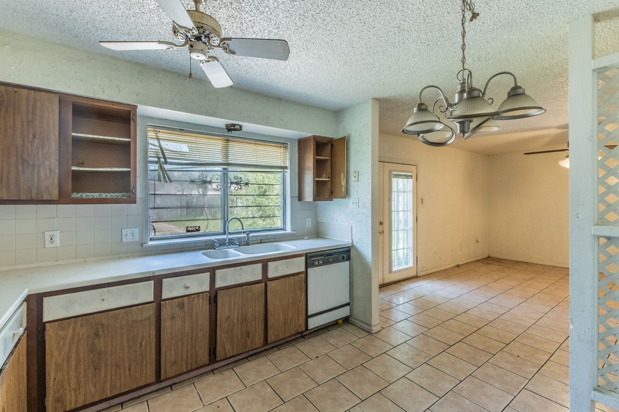 10431 Kinslow Drive Dallas TX 75217