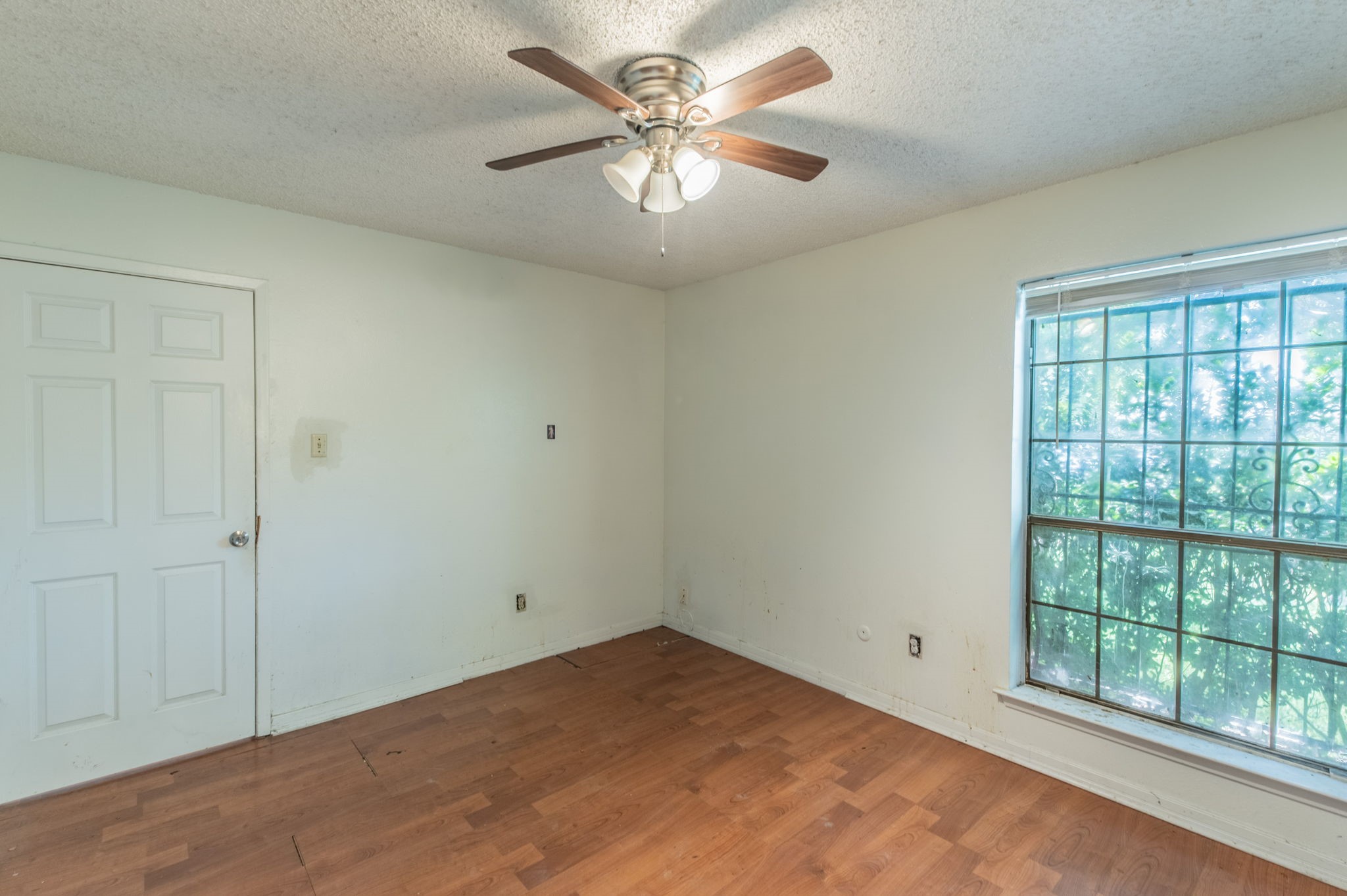 10431 Kinslow Drive Dallas TX 75217