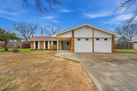 1204 Zahara Street Bowie TX 76230