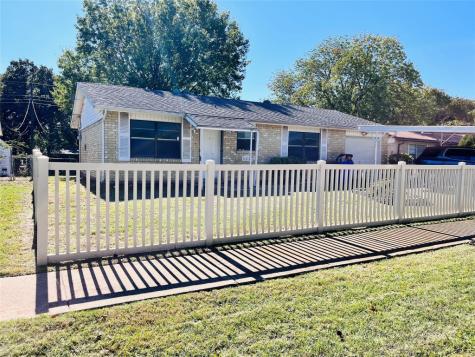 11212 Tracey Drive Balch Springs TX 75180