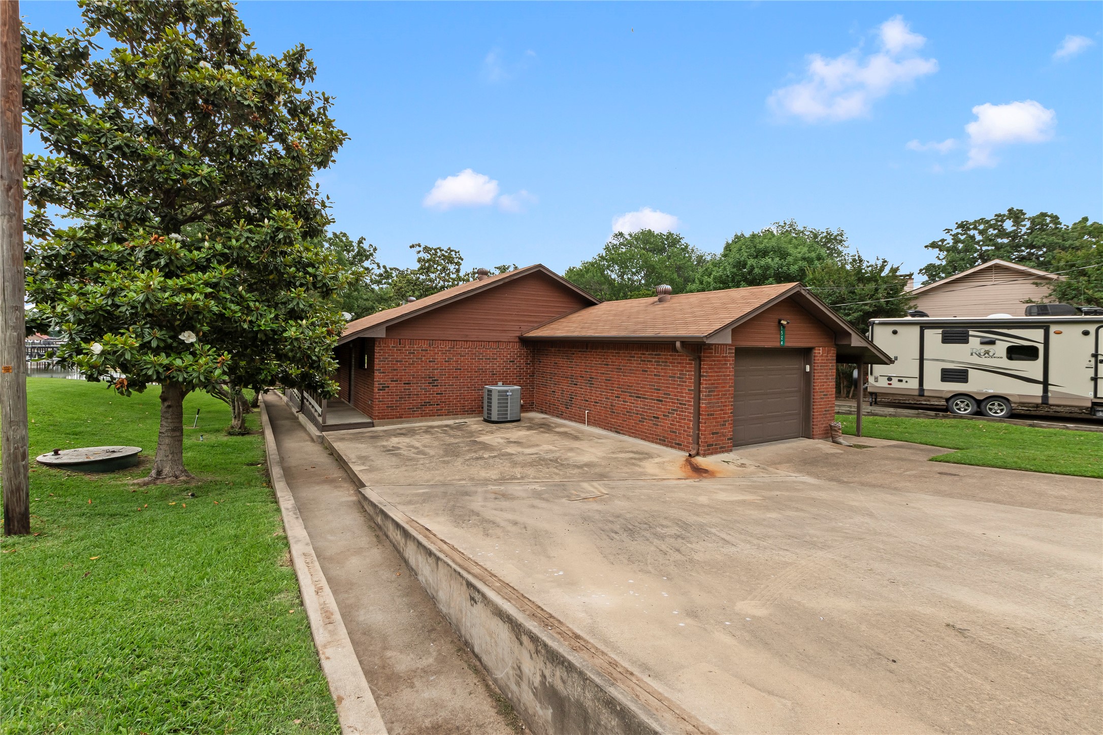 1524 Villa Cove Drive Tool TX 75143