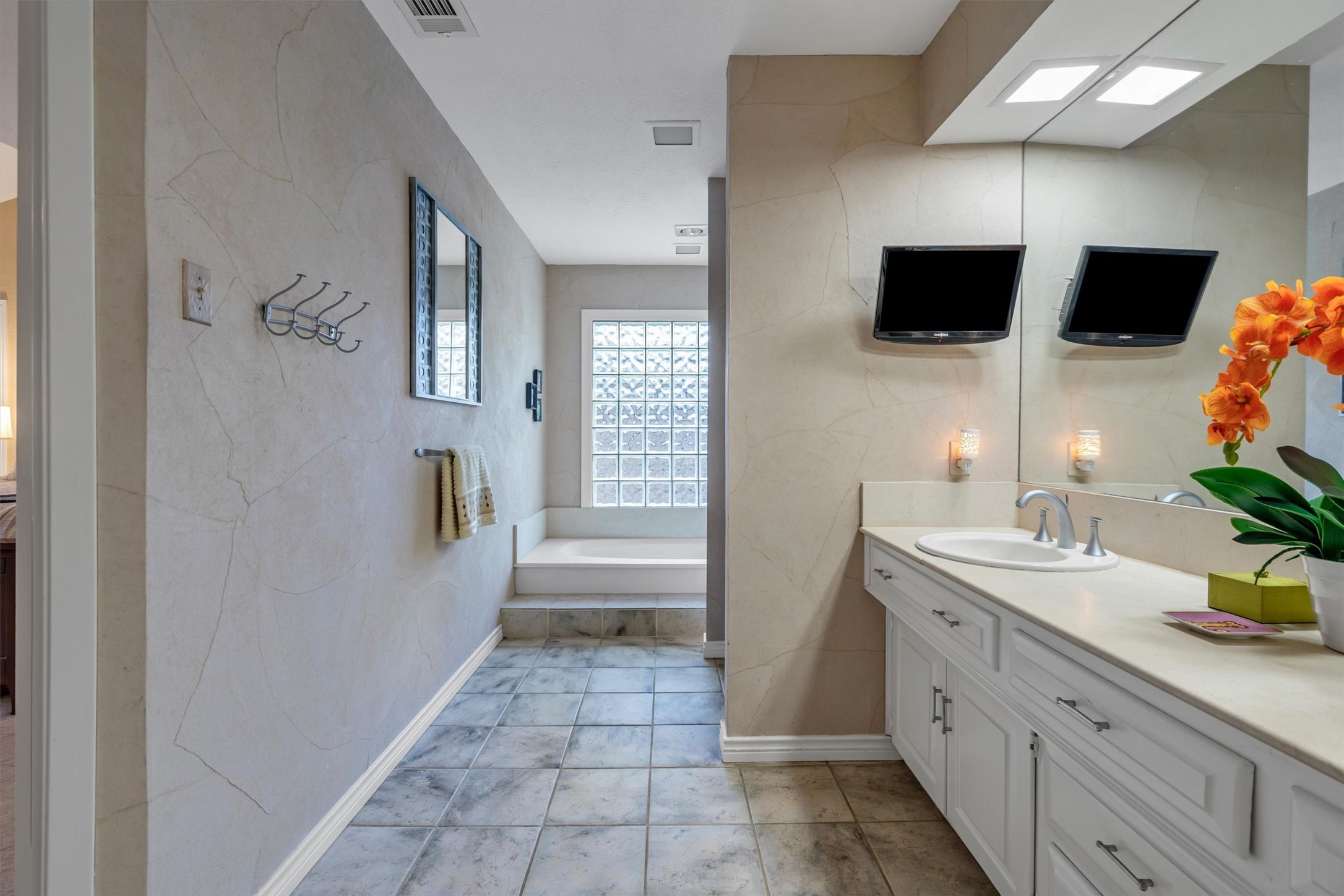 3103 Kristin Court Garland TX 75044
