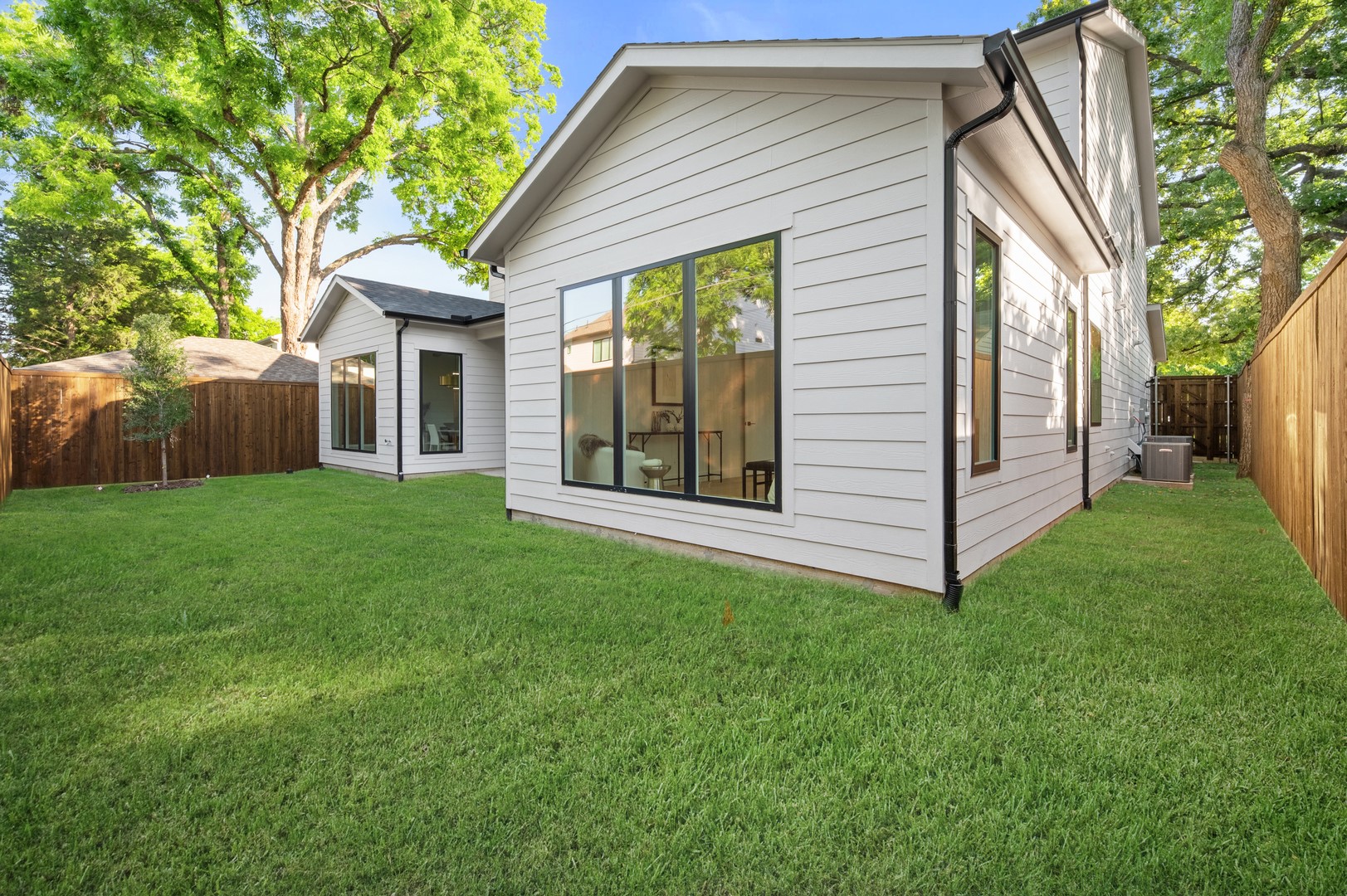 544 Kirkwood Drive Dallas TX 75218