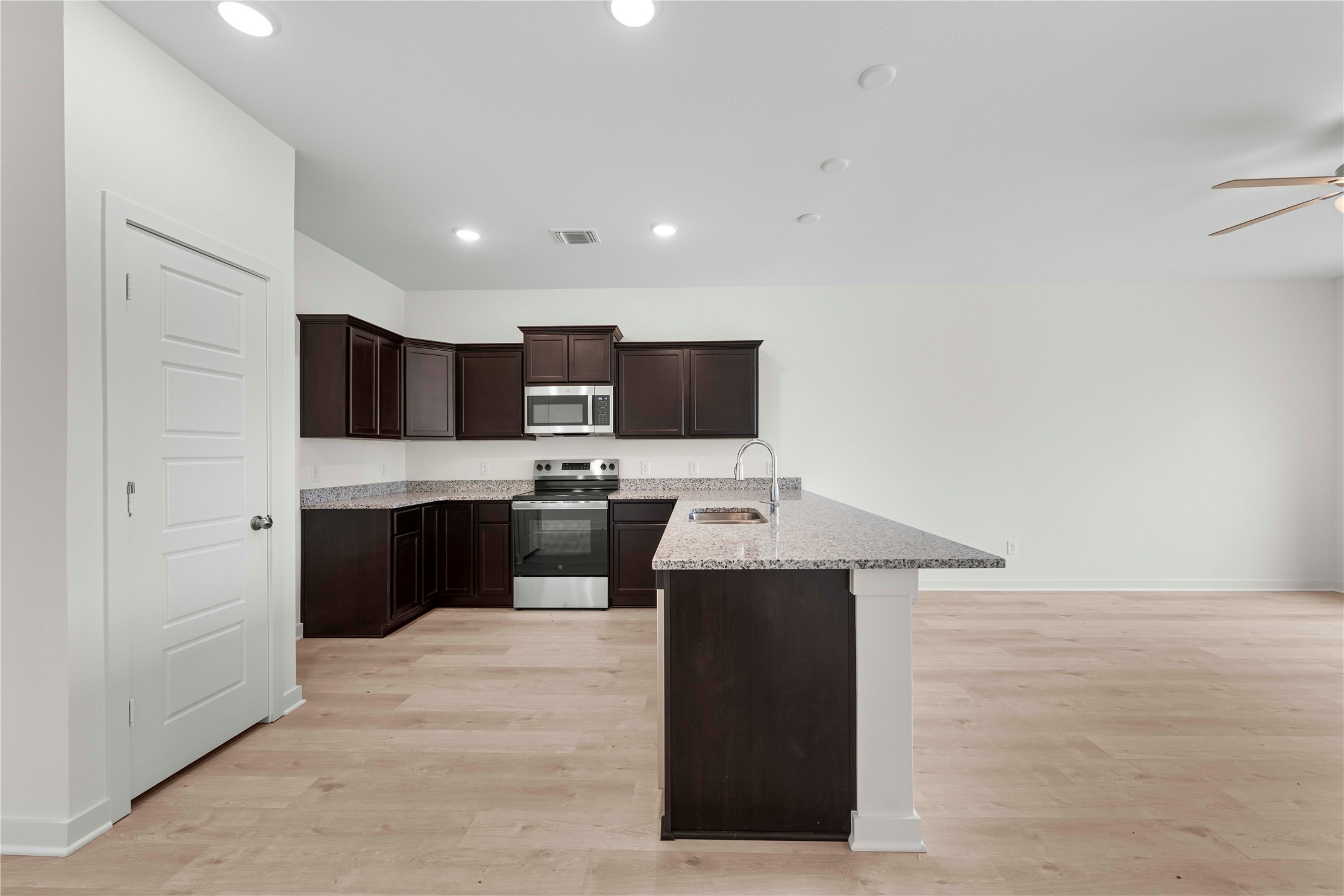 121 Adaline Bend Mcgregor TX 76657