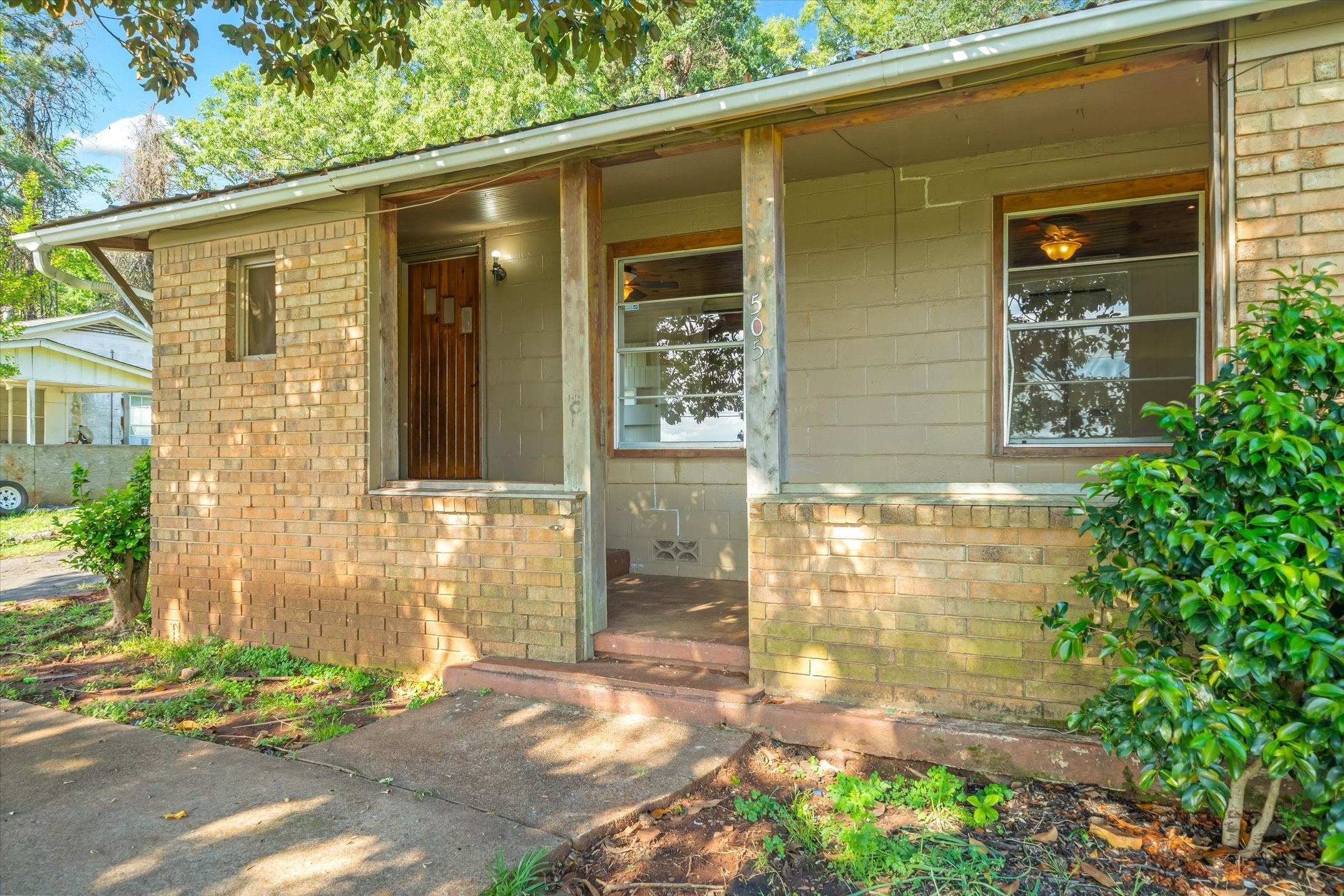 505 N Willis Street Daingerfield TX 75638